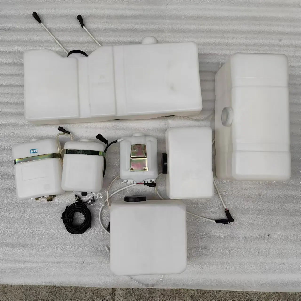 High Quality Steel Mount Windshield Washer Tank Low Price Bus Accessory for All Buses including Accord AC/OEM Models