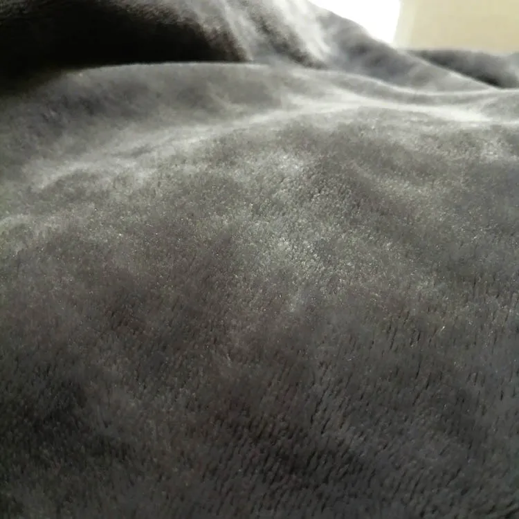 100% Polyester solid  flannel fleece blanket in factory China