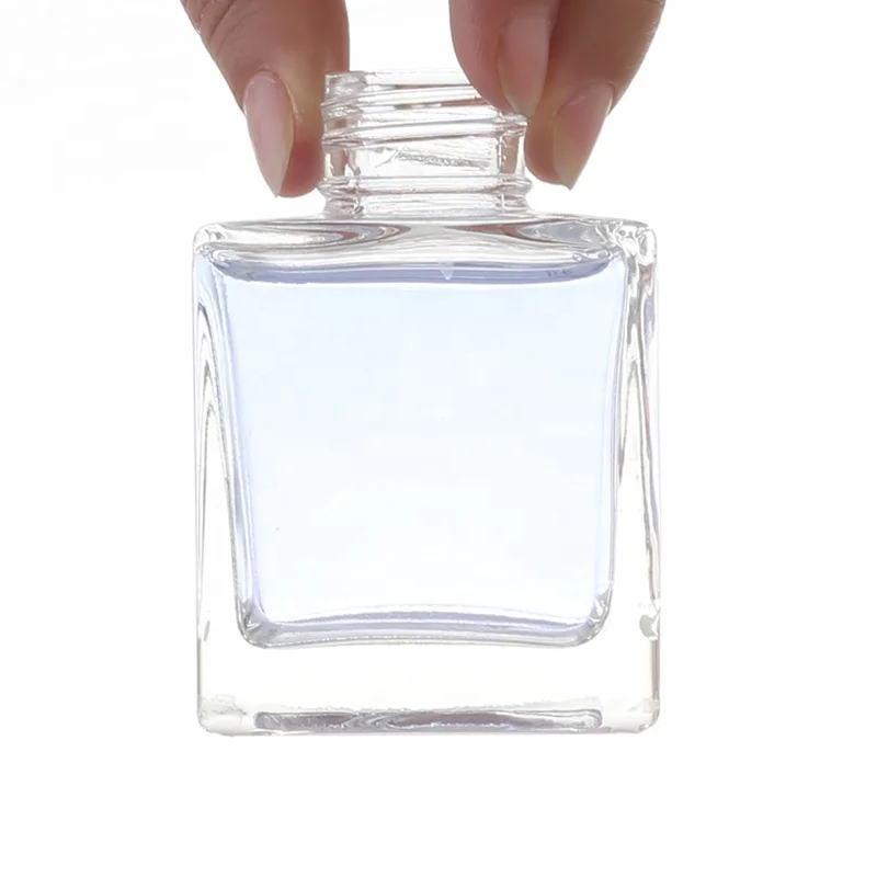 New Design High Quality Customize 500ML 700ML 750ML 1L Alcohol Rum Gin Vodka Whisky Whiskey Wine Glass Bottle
