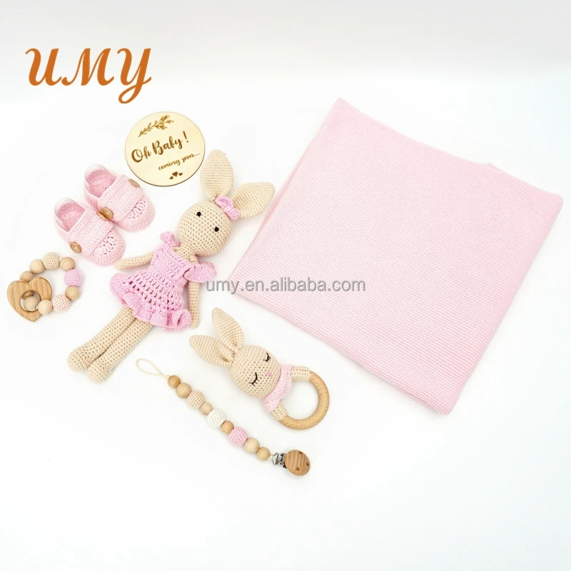 Wholesale newborn baby sets gift box set souvenir gift Babies wooden baby teether rattle toys