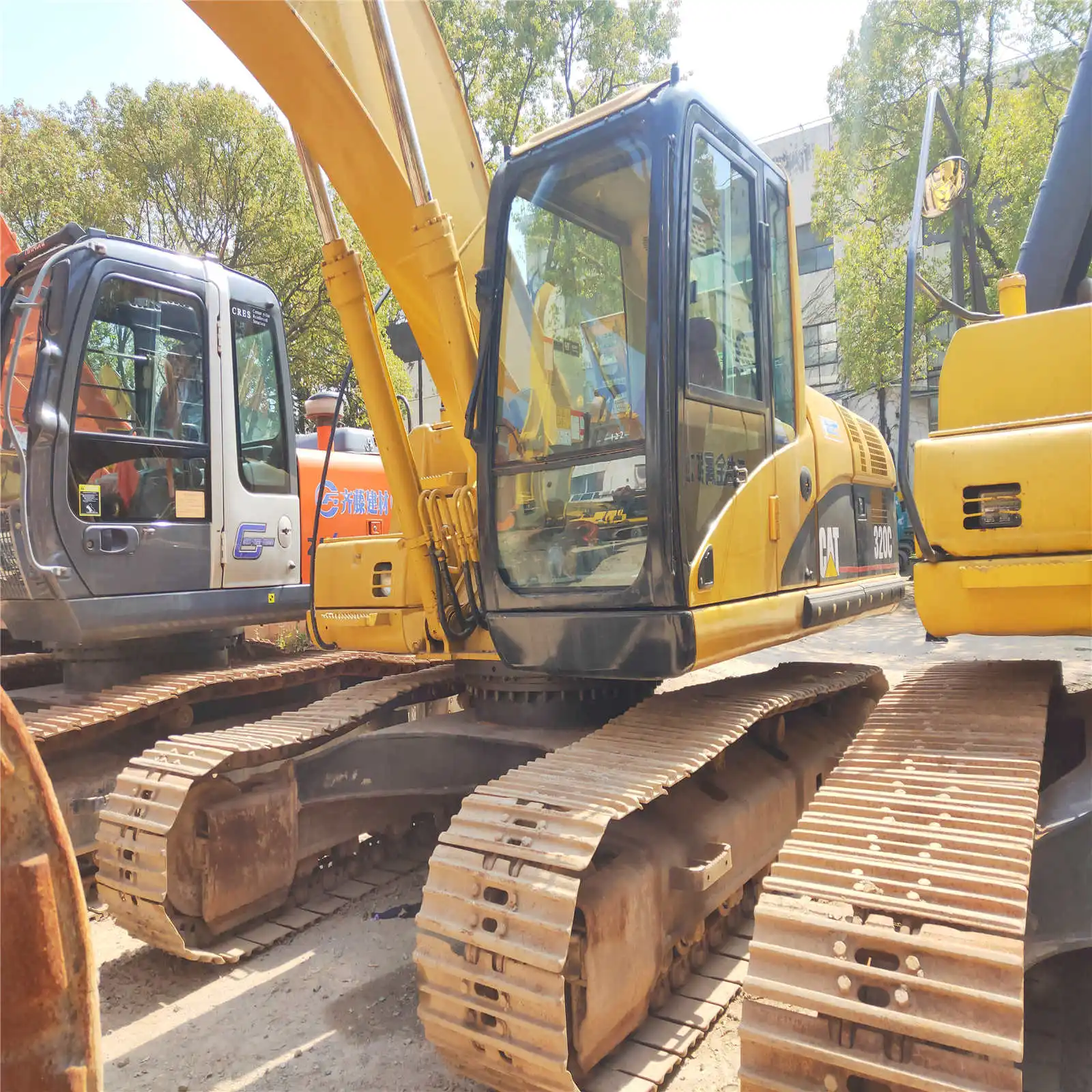Used Caterpillar Excavator 320C Japan Used CAT 320 325 330 Excavators for sale