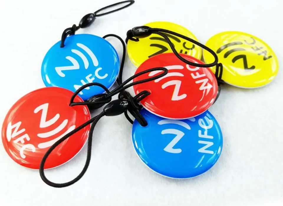 Waterproof NFC Tag Rigid Tags Token Card Programmable Small Size Smart Label and Tag with Adhesive
