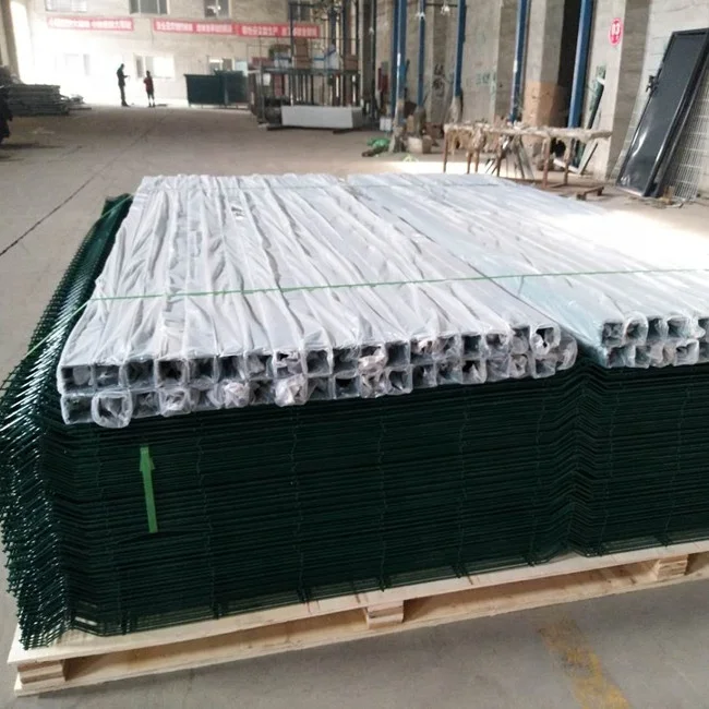 2024 new design green PVC V mesh wire fence