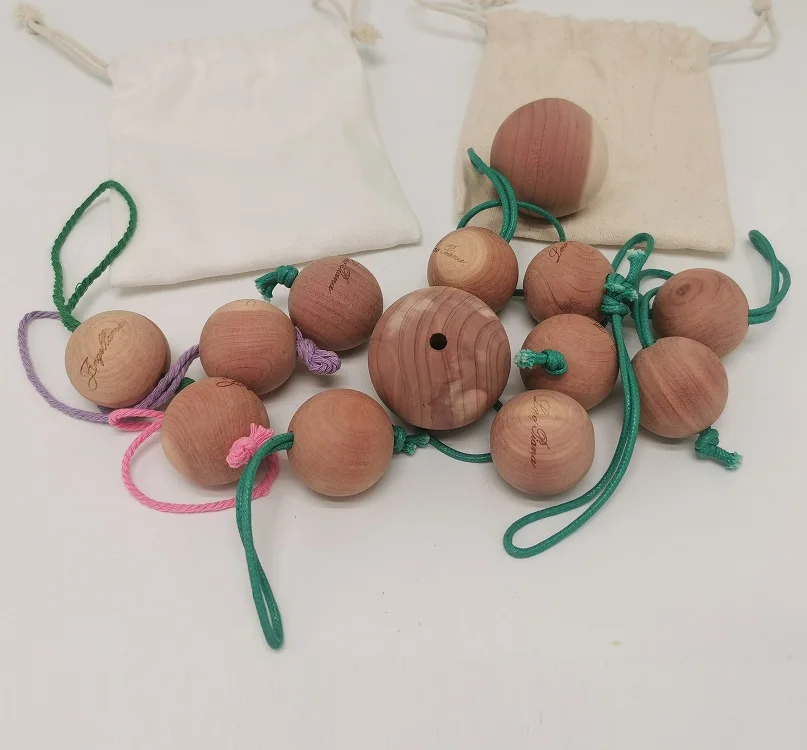 Cedar Wood Ball with hole Anti Moth Wooden Blocks Rings Cedar Wood Plank Cubes For Clothes Storage