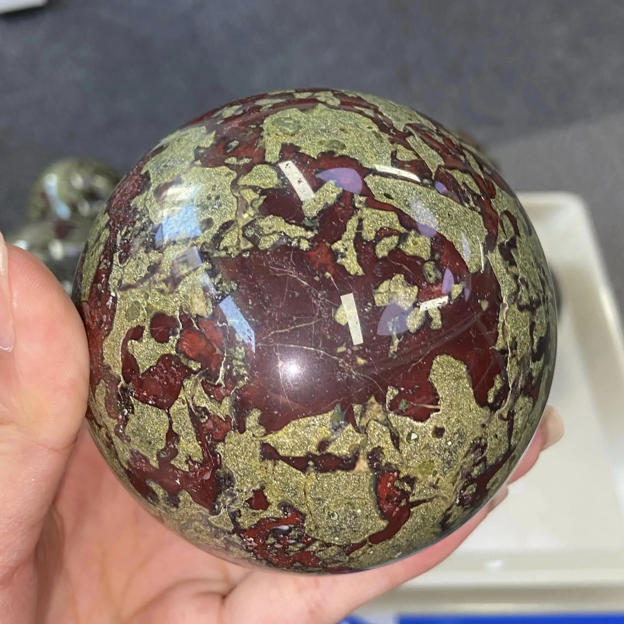 Wholesale Red Dragon Blood Stone Crystal Balls Natural Stones Sphere for Healing and Feng Shui