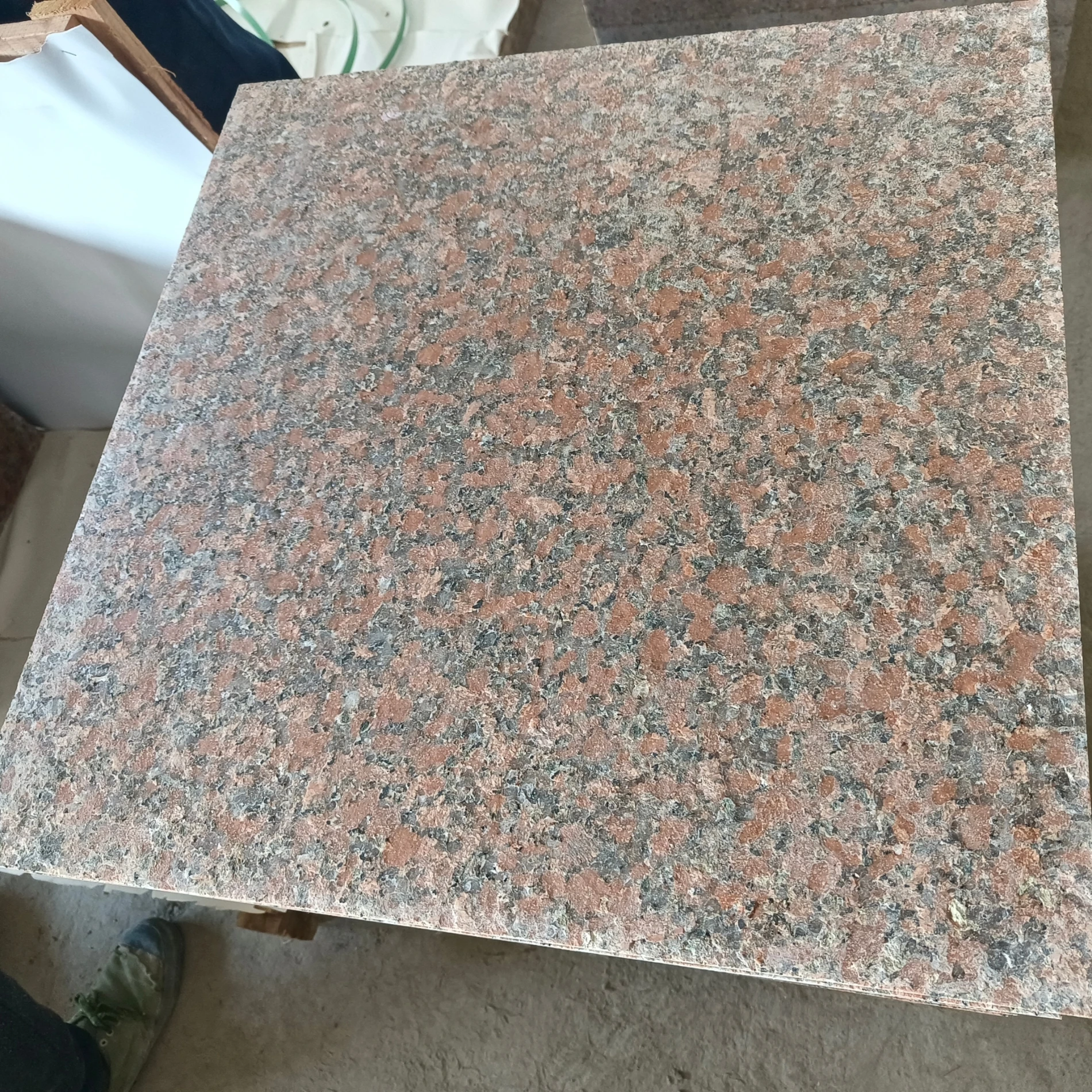 Wholesale G562 Maple Red Granite Tiles