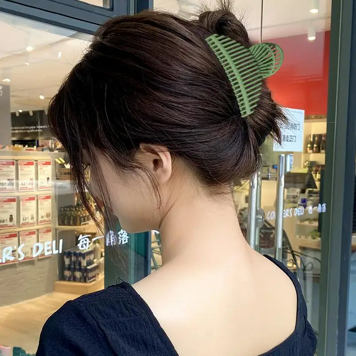 Simple and versatile shark plastic grip semicircle hairpin back hair claw hair accessories for women