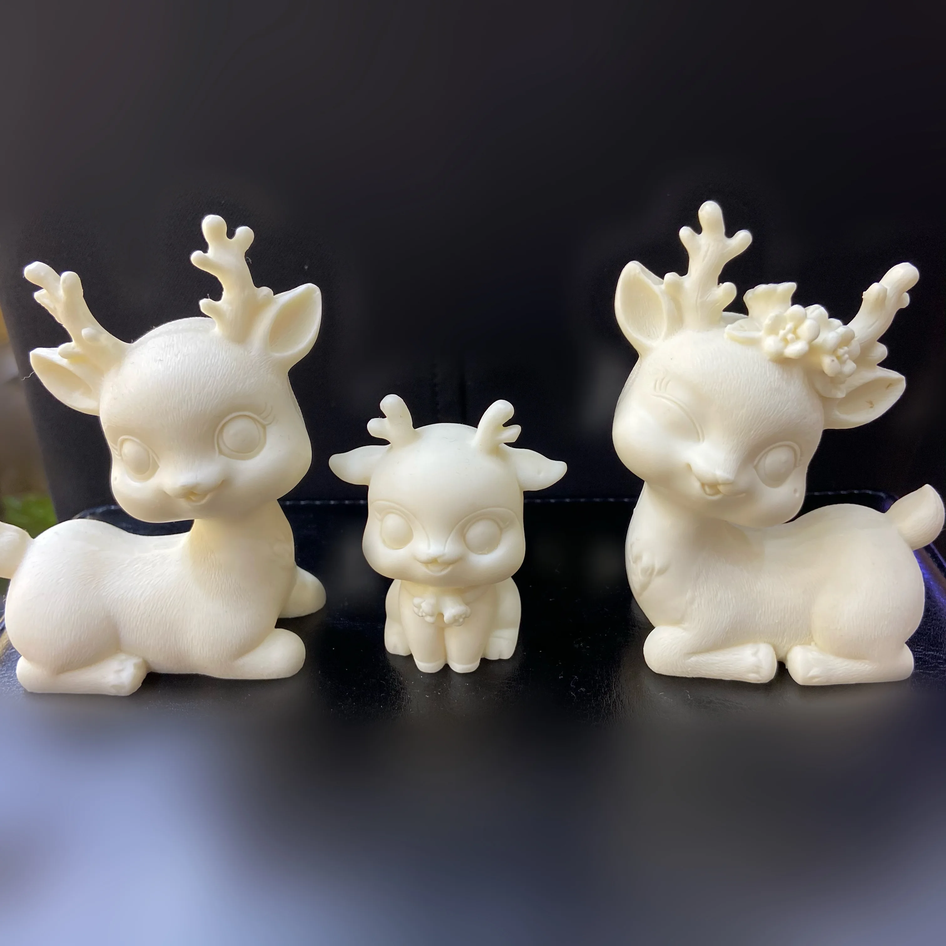 
Натуральный дуб, фрукты слоновой кости, Народная резьба ручной работы, Теплые Семейные олени, трехмерные статуи, украшение для дома, подарки 
