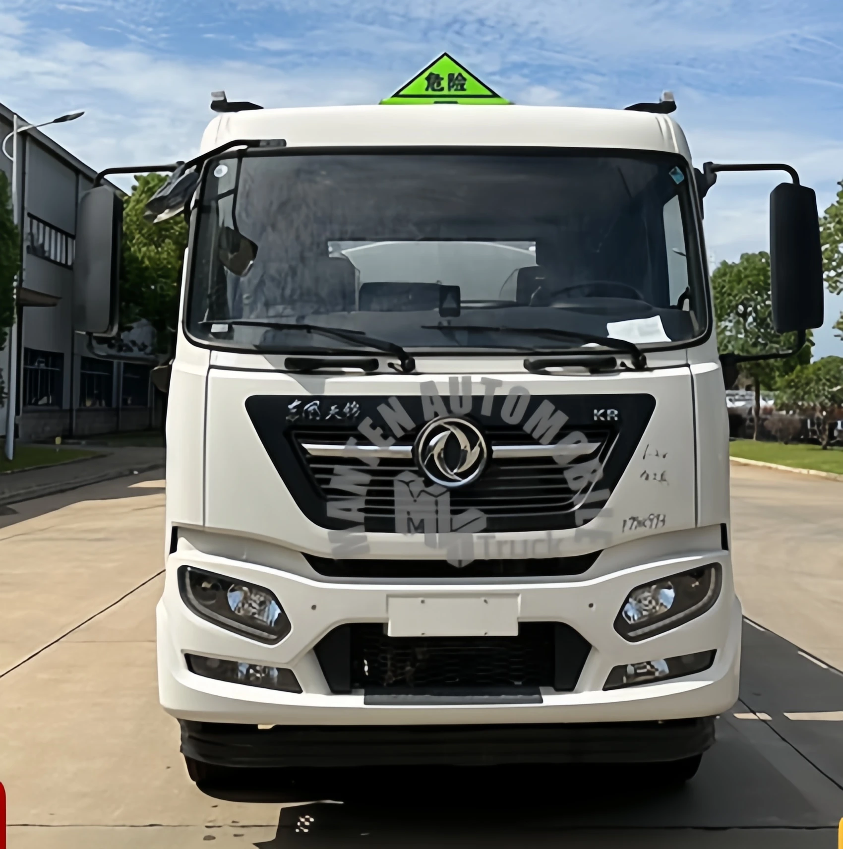 Автомобильный топливный бак DONGFENG HOWO 4x2 6x4 12 М3 15 тонн