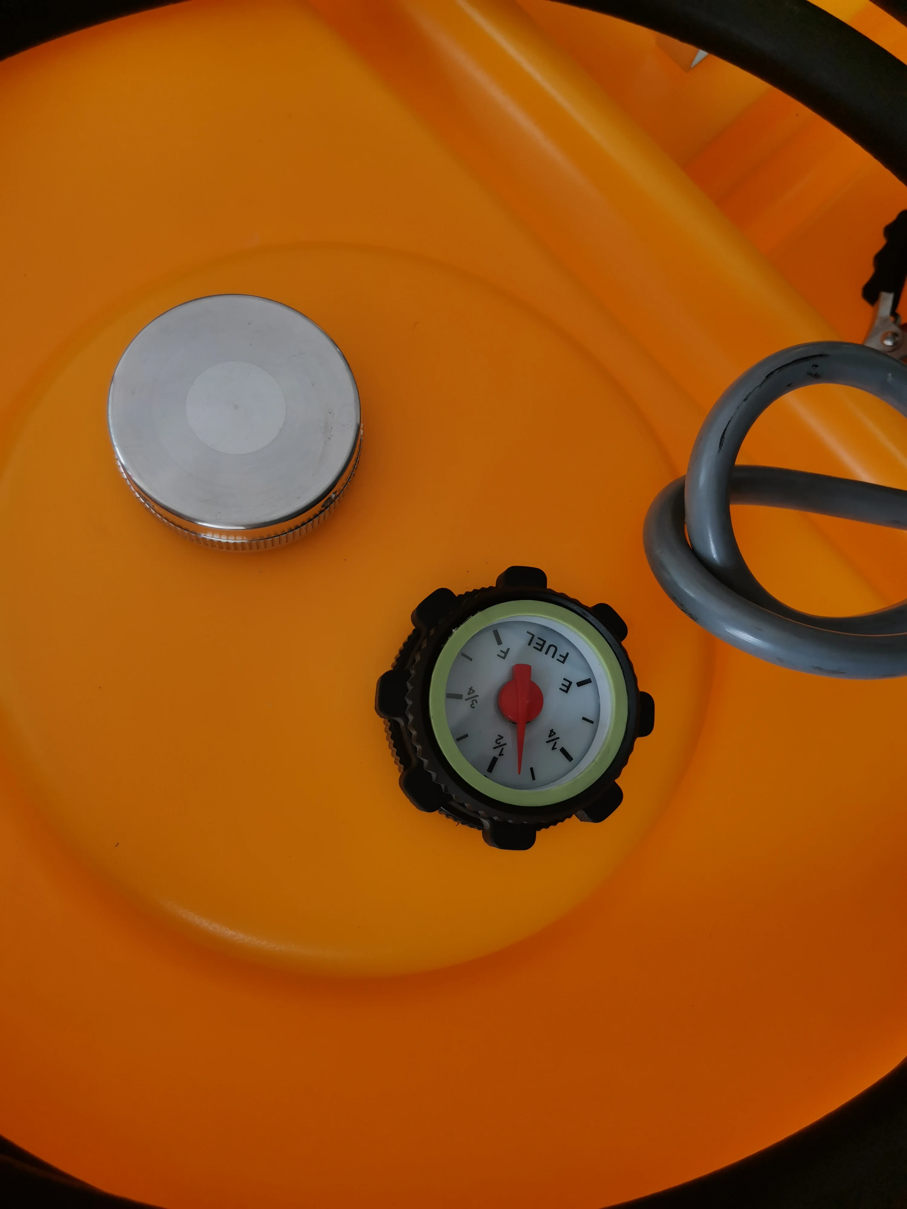  С самовсасывающим насосным соплом портативный материал HDPE дизельный бензиновый топливный резервуар для хранения химических
