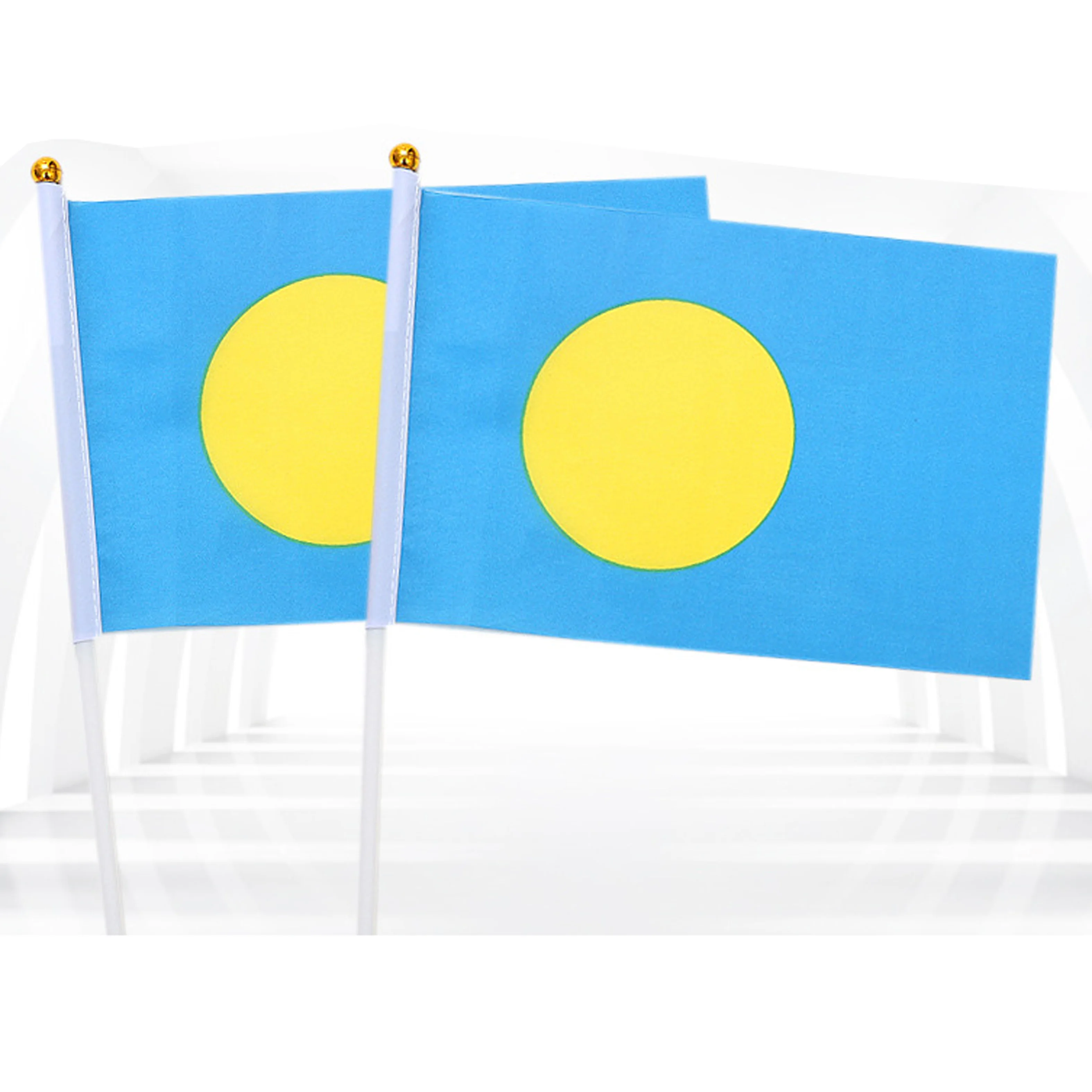 Нью-Йорк, Лос-Анджелес, Вирджиния, Аргентина, Вануату, Палау, размахивая флагом