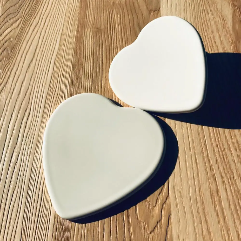 Heart Shape Porcelain Blank Cameo Photoceramic Tiles Versatile and Decorative For PHOTOCERAMIC PRINTING