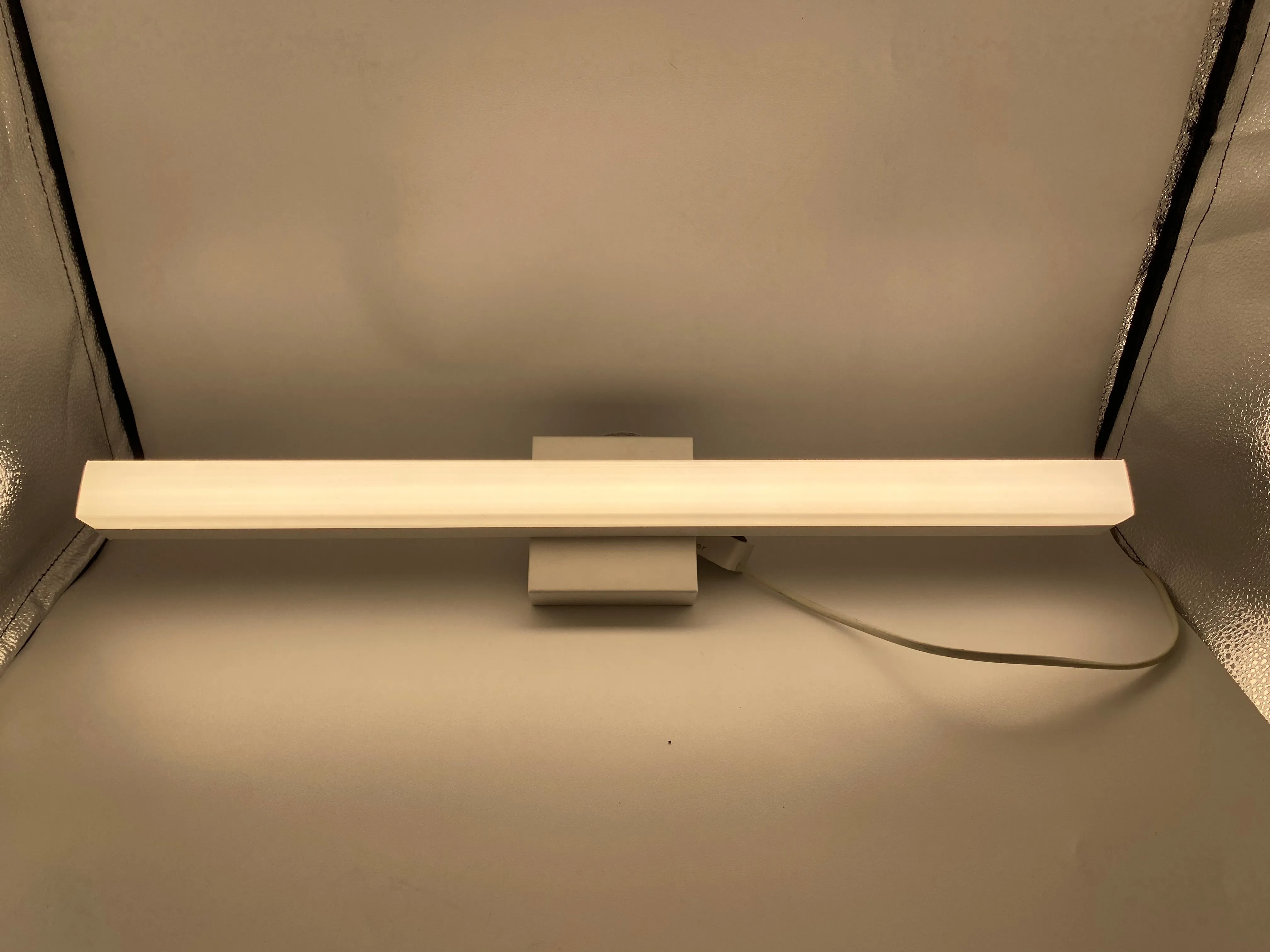 High Quality Aluminum Durable PC Diffuser Bathroom LED CCT 3000K 4000K Vanity Light Ip44 Mirror Lamp