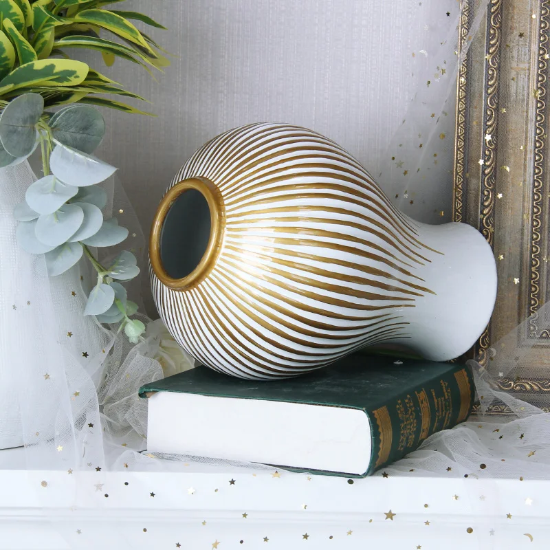 J195A  Ceramic luxury home decor snow mat gold antique vase  decoration jar ginger set wholesale