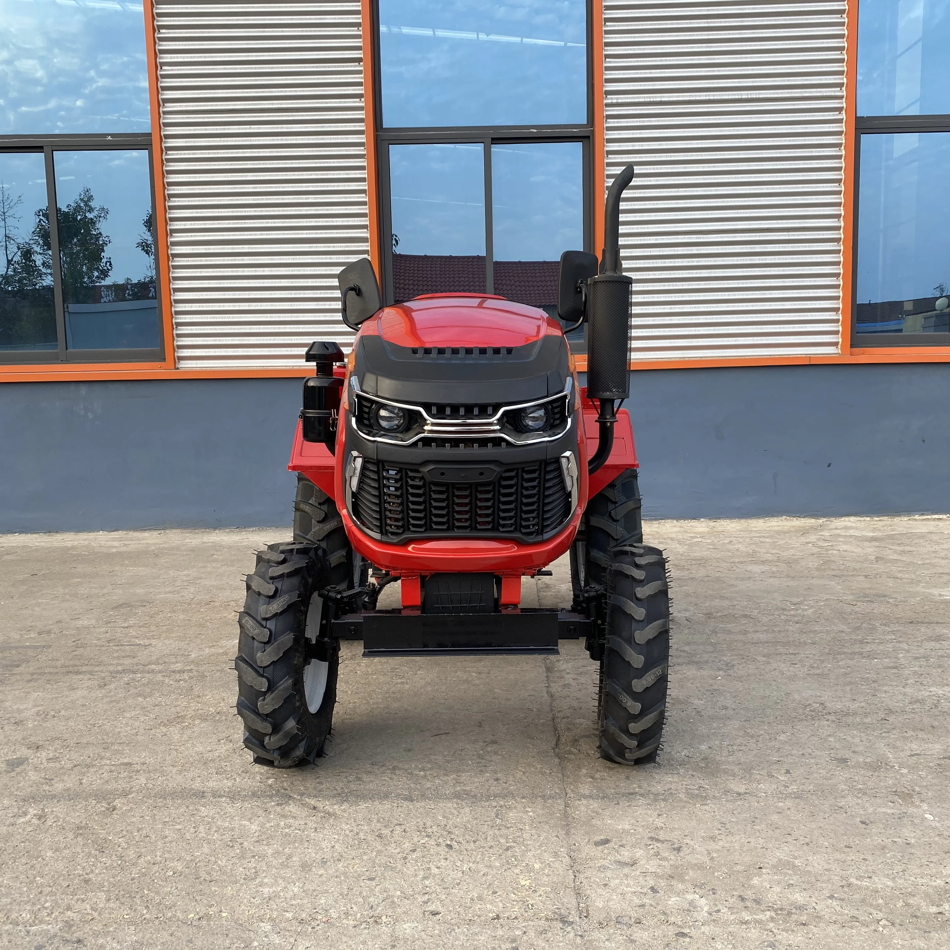 Big Discount farm tractor CE EPA EURO 5 Free Shipping  compact 130hp 150hp 180hp tractor with attachment