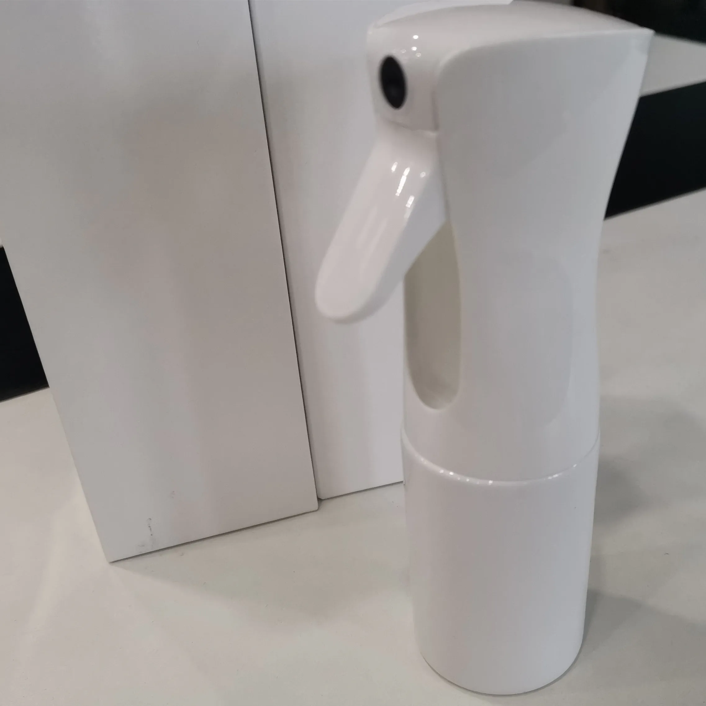 Wholesale 300ML Mist Spray Cleaning Bottle Salon Hairdressing Water Colour Spray Bottles Continuous Spray Bottle Custom LOGO