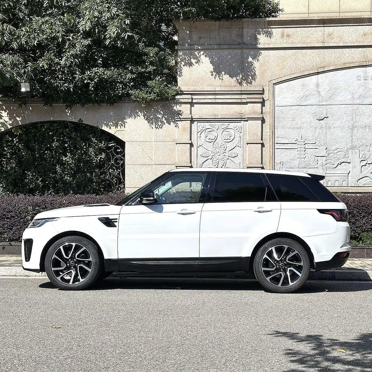 2023 range rover sport AWD MHEV 3 0 T 360Ps L6 48V Гибридный Подержанный автомобиль M-L внедорожник 3-го поколения в 2022 (Доступен Новый Подержанный)
