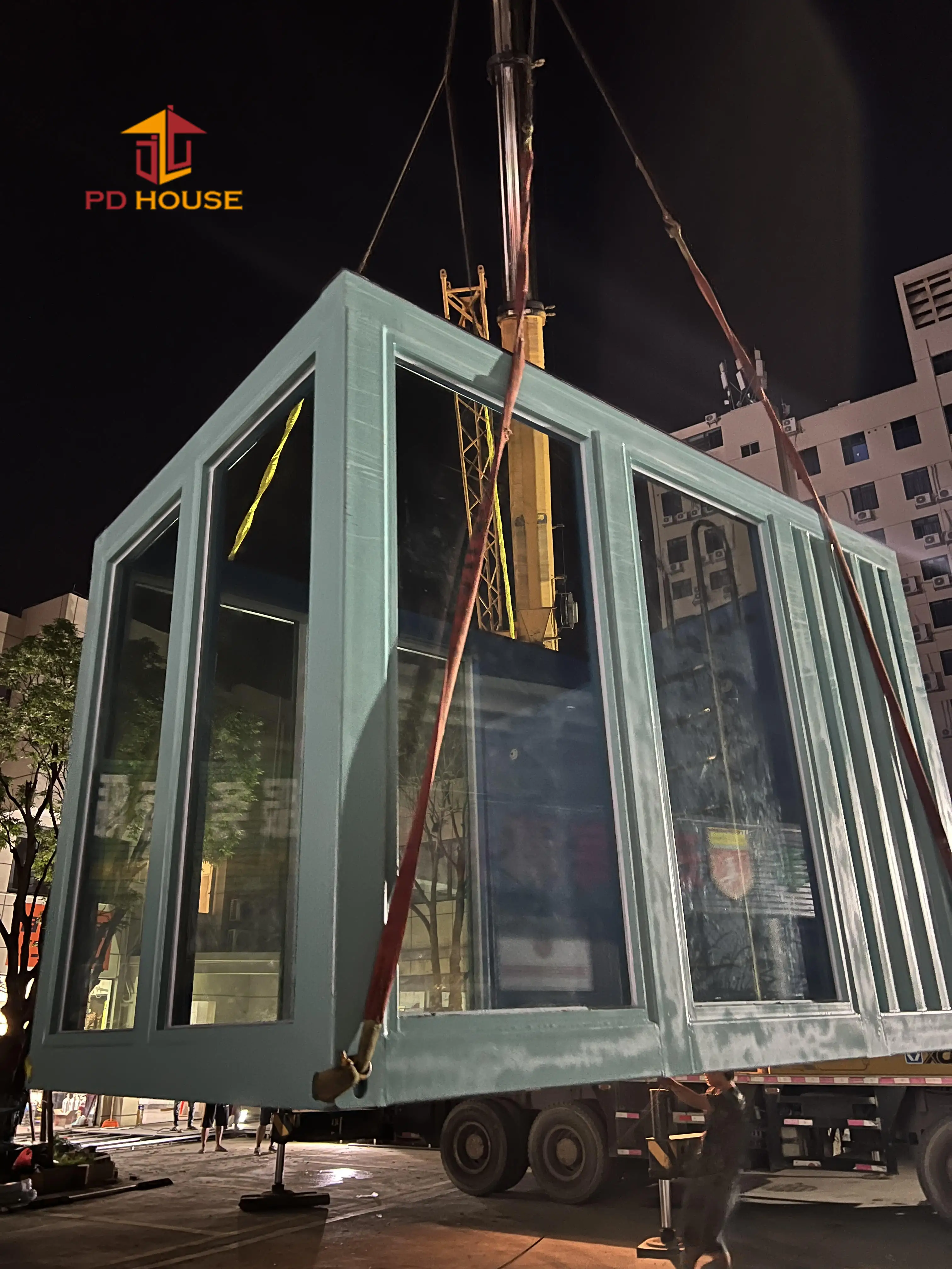 High quality mobile outdoor ground visible glass container pool large size small size swimming pool