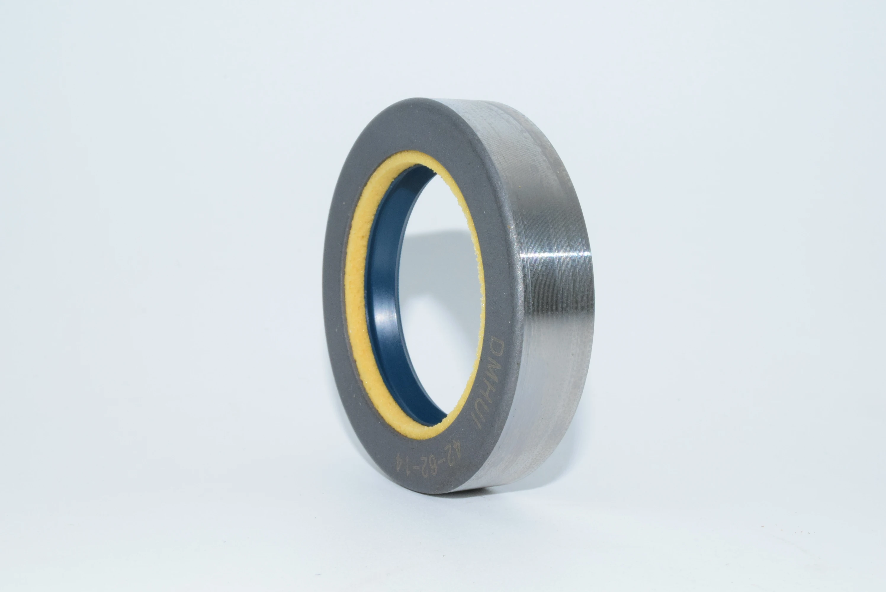 rubber seal with 42*62*14 mm and OEM No is 12001889B for agricultural machine oil seals with COMBI type for tractor