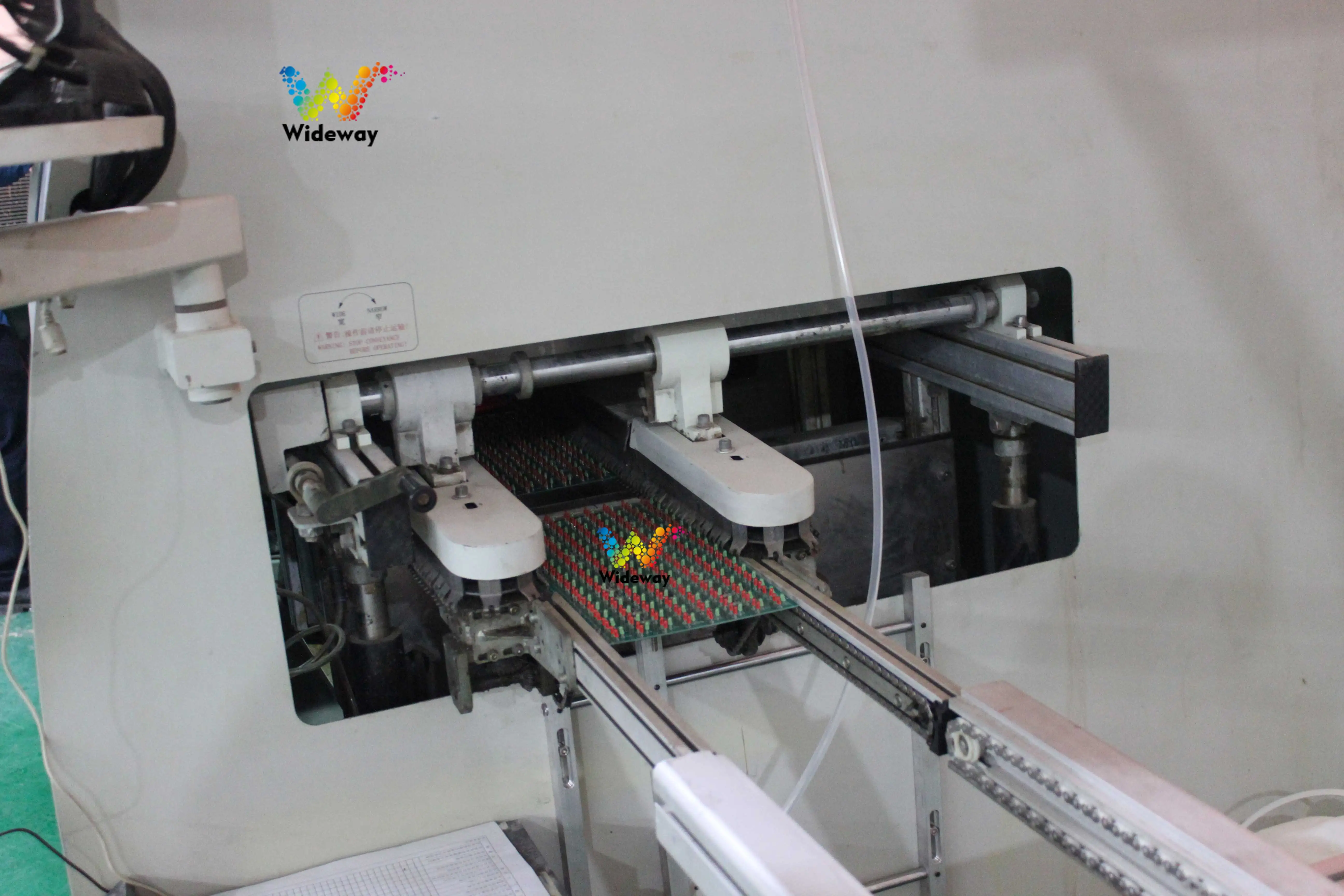Outdoor Two-color P10 Full-color High-definition LED Panel Variable Information Traffic Display