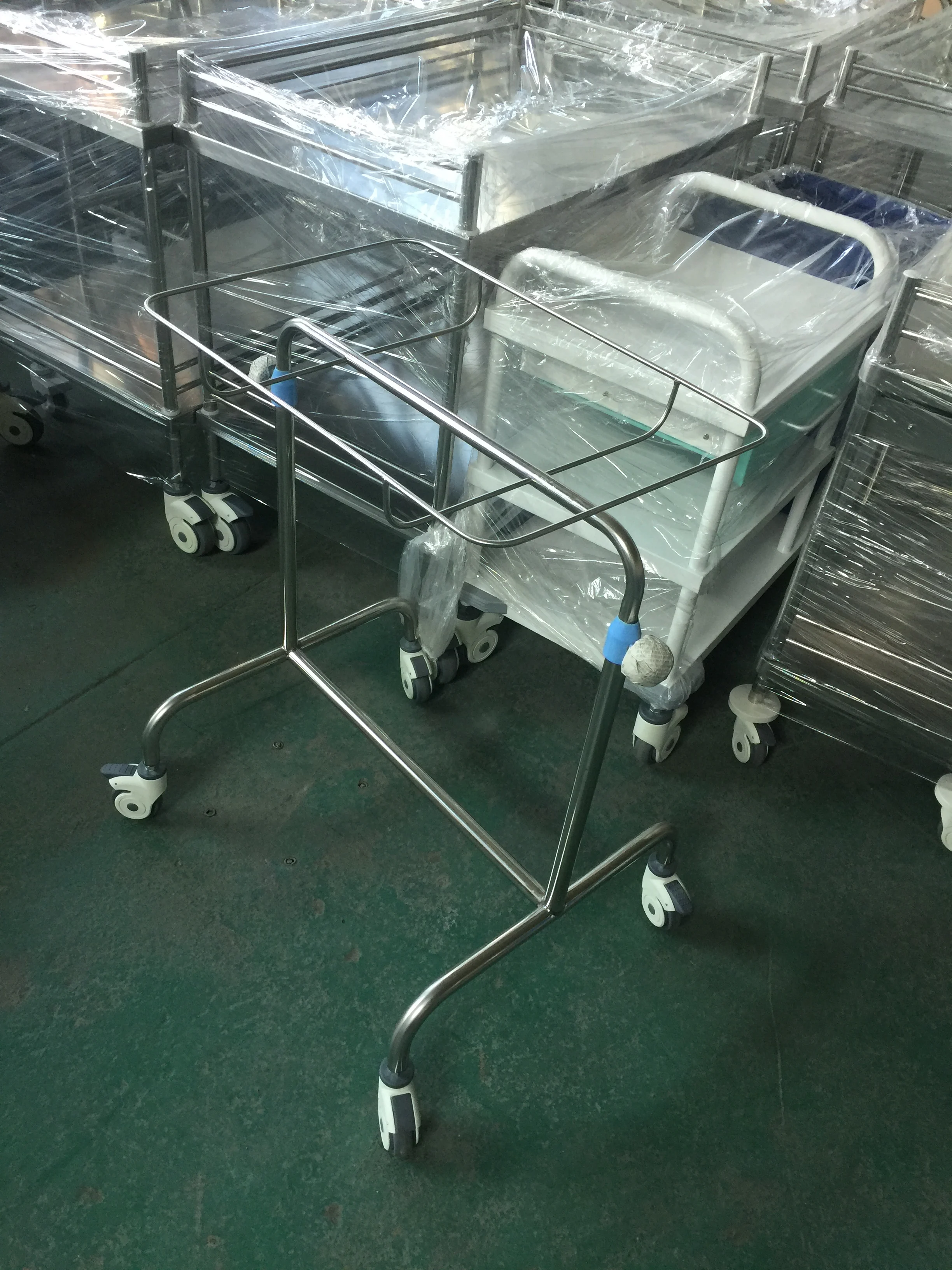 YFQ022 Stainless Steel Adjustable Height Surgical Mayo Table Hospital Tro Mayo Table