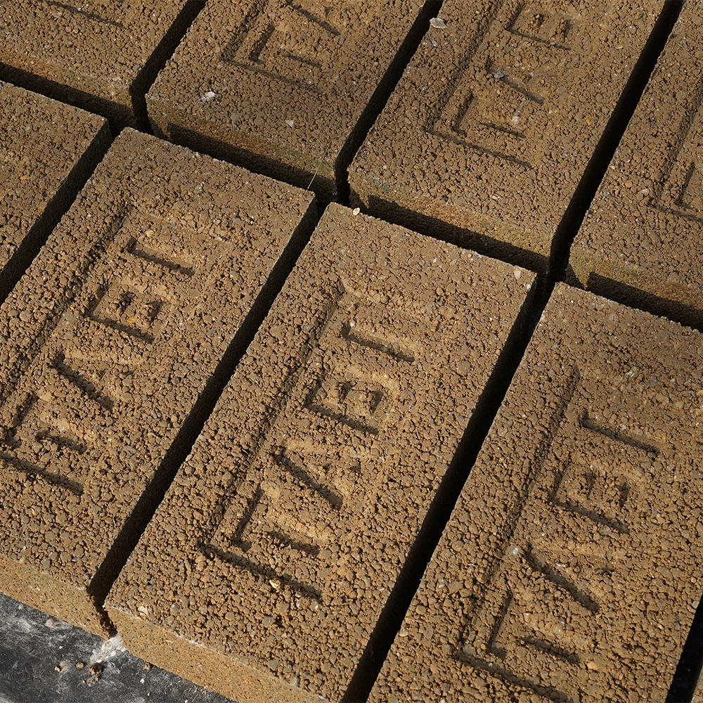 QT4-16  cost-effectiveness cement sand color paver brick block machine in Ughana