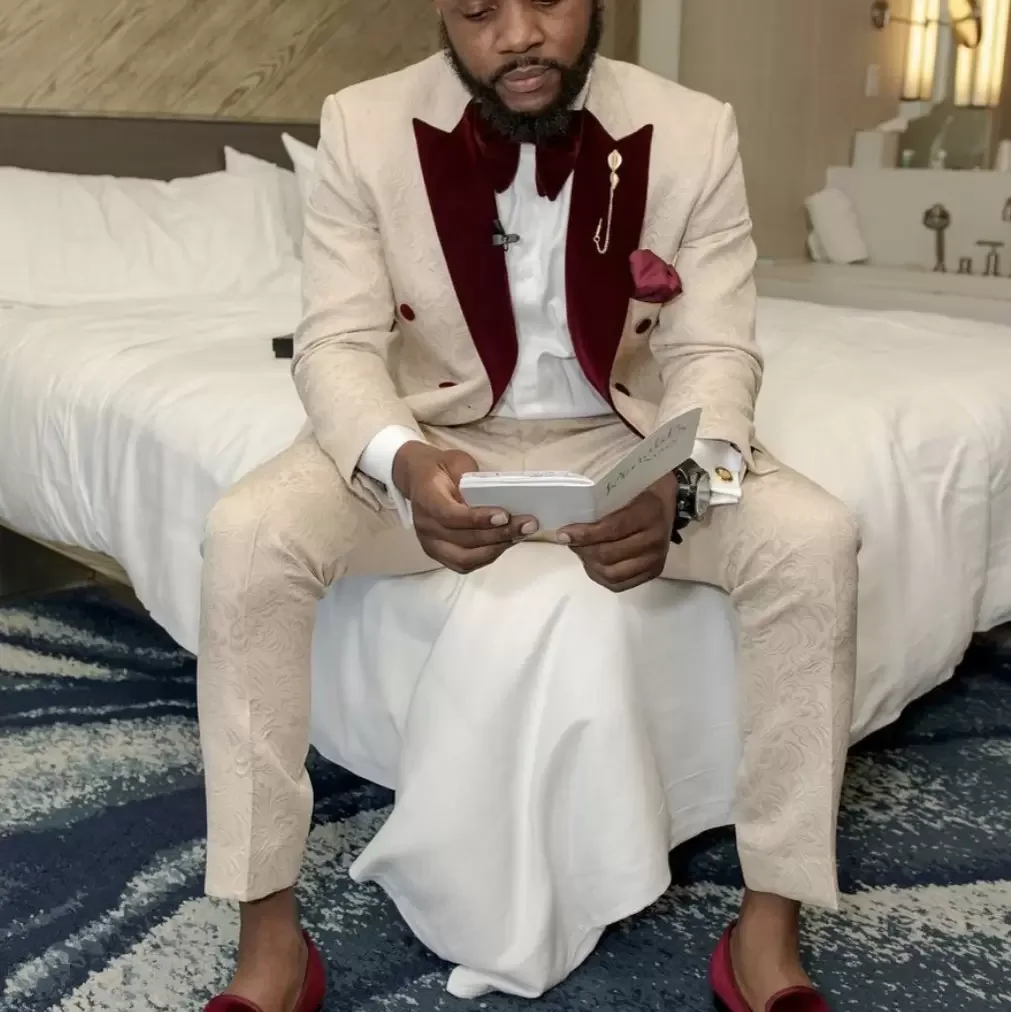 Slim Fit Burgundy Collars Mens Suits Bespoke Groom Outfit Blazer Wedding Prom Wedding Tuxedos Formal Men Suits MS105