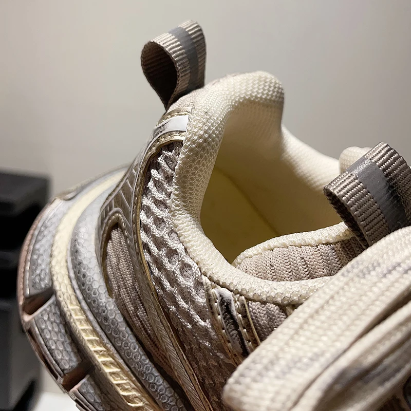 Famous Brand Teenagers Low Top Comfortable School Shoes Flat Bottom Designer Sneakers Soft Convenient Kids Sneakers