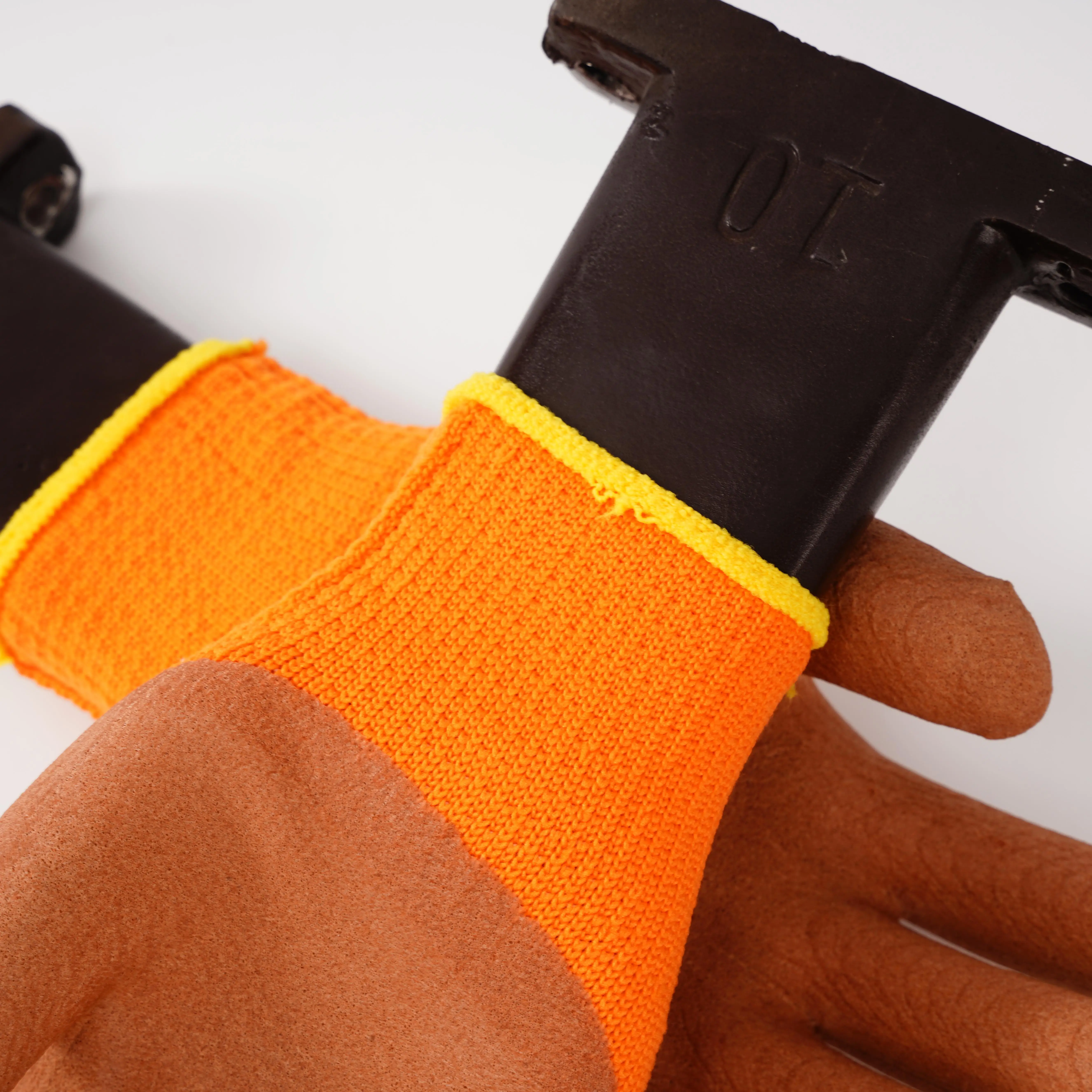 Finger Dip Cold Proof Foam Latex Coated Winter Work Gloves Outdoor