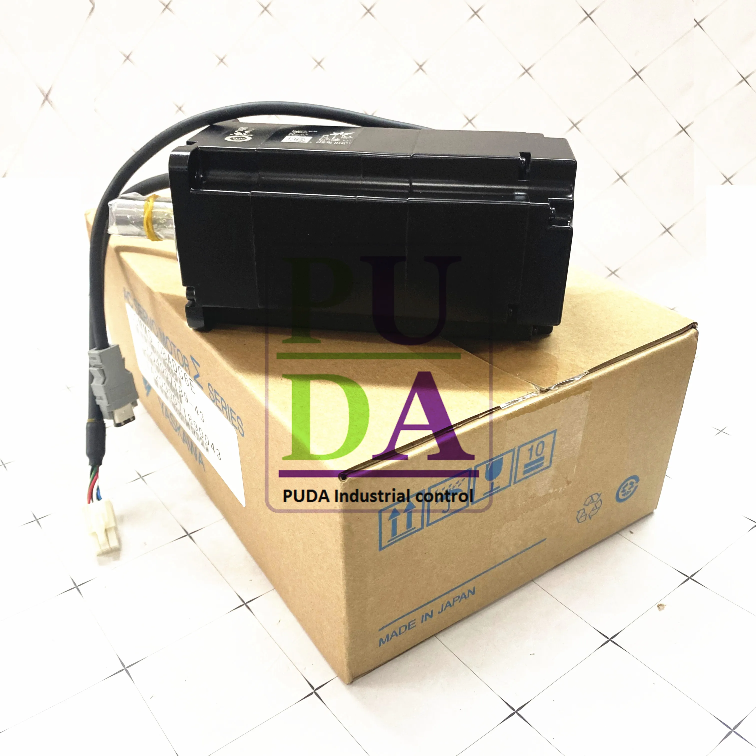 Наличные товары для нового YASKAWA SGM7J-04AFC6E Лучшая цена гарантия 1 год SGM7J-04AFC6E