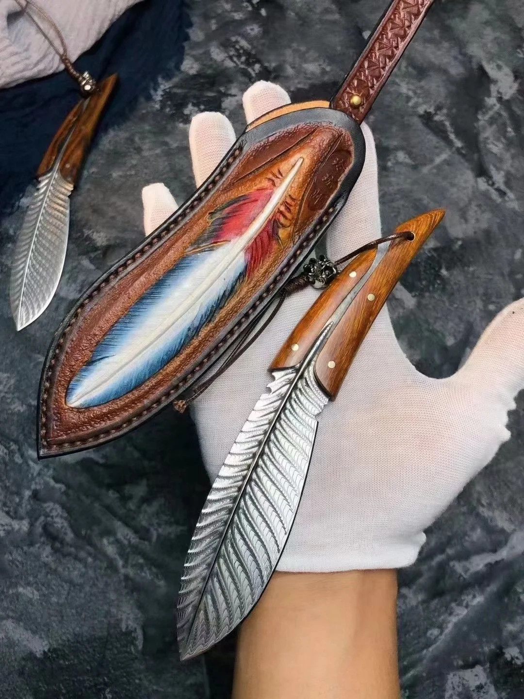 Handmade Ironwood Handle Outdoor Survival Damascus Steel Fixed Blade Hunting Knife