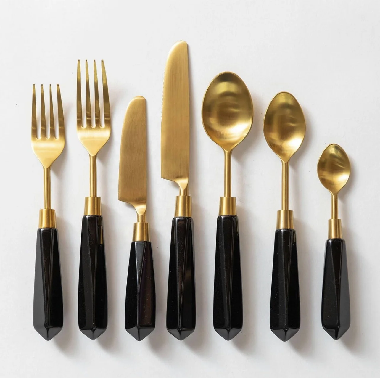 Посуда оптом золото набор столовых приборов из нержавеющей стали граненый в люсита прозрачный столовые приборы с Золотой Мрамор