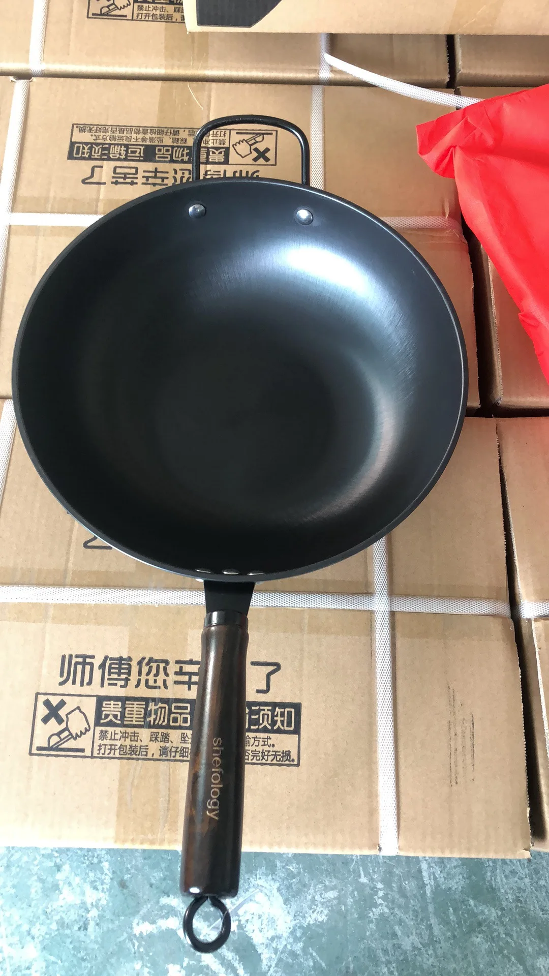 Chinese home Steel flat bottom Wok Induction Cooker Iron Wok, Affordable Quality Iron Pot