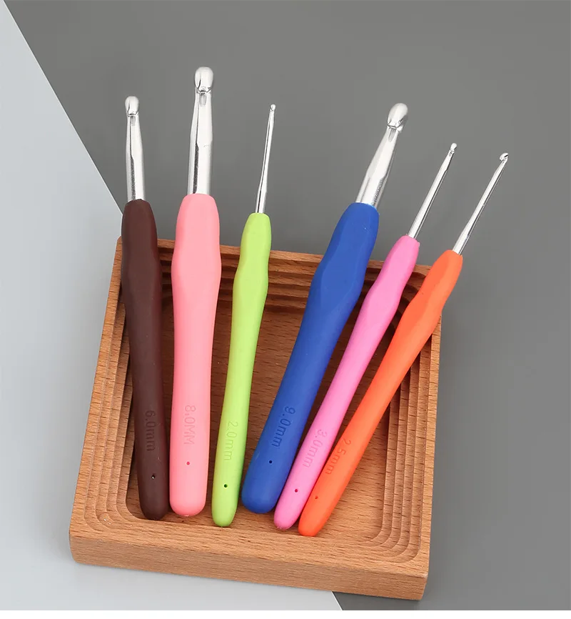 Rubber Soft Handle Crochet Knitting Needle Set Crochet Kit for Beginners Hook Kit Stainless Steel Crochet Hook Set