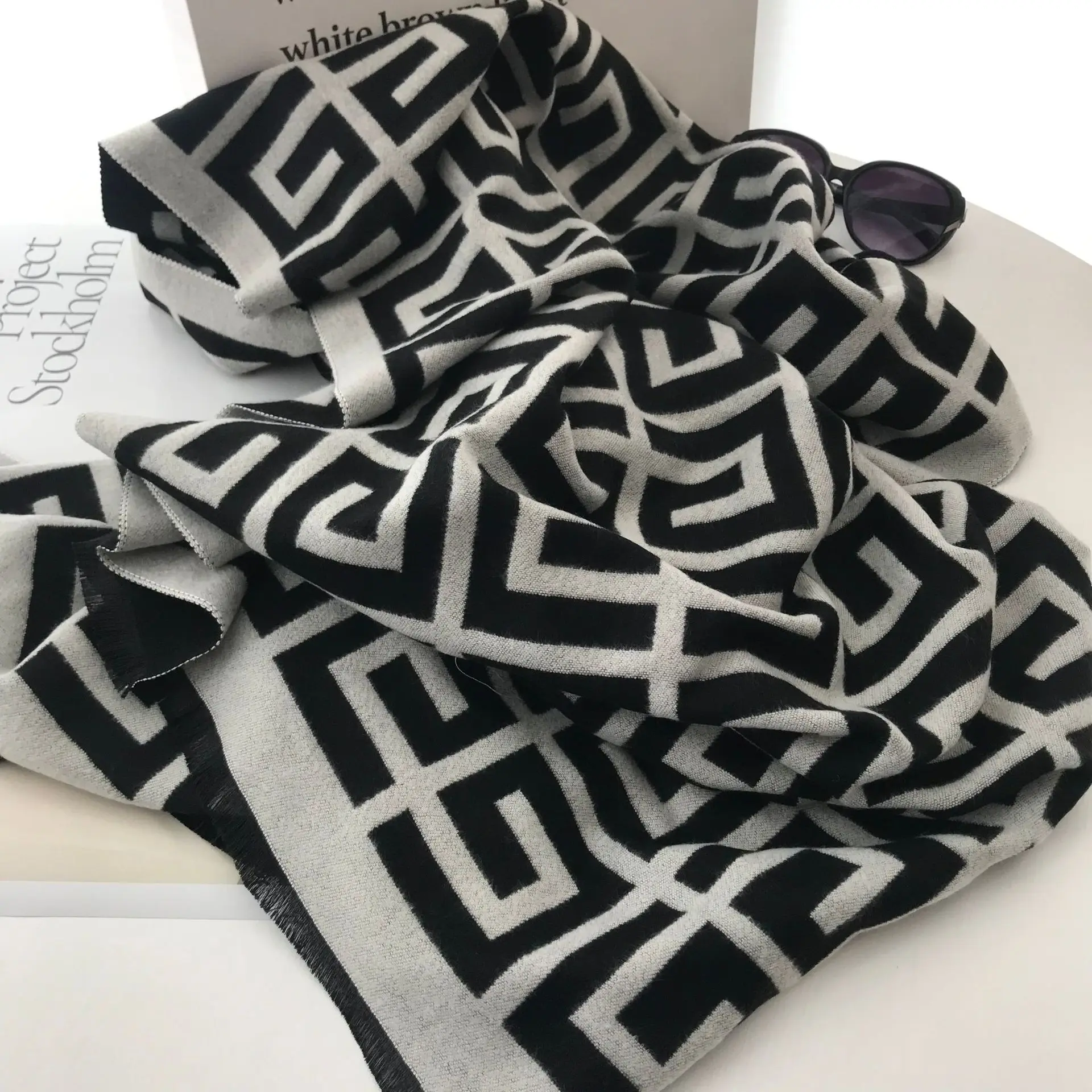 ZANDY OEM Daily Use Long 190*65cm viscose Scarf Winter Floral Printed Scarf New Design Wholesale