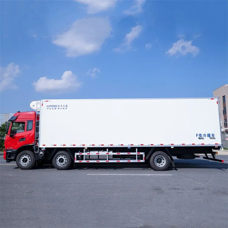 Good thermal insulation 9.6 meters Dongfeng Tianjin KR small three-axle Freezer Refrigerator Van