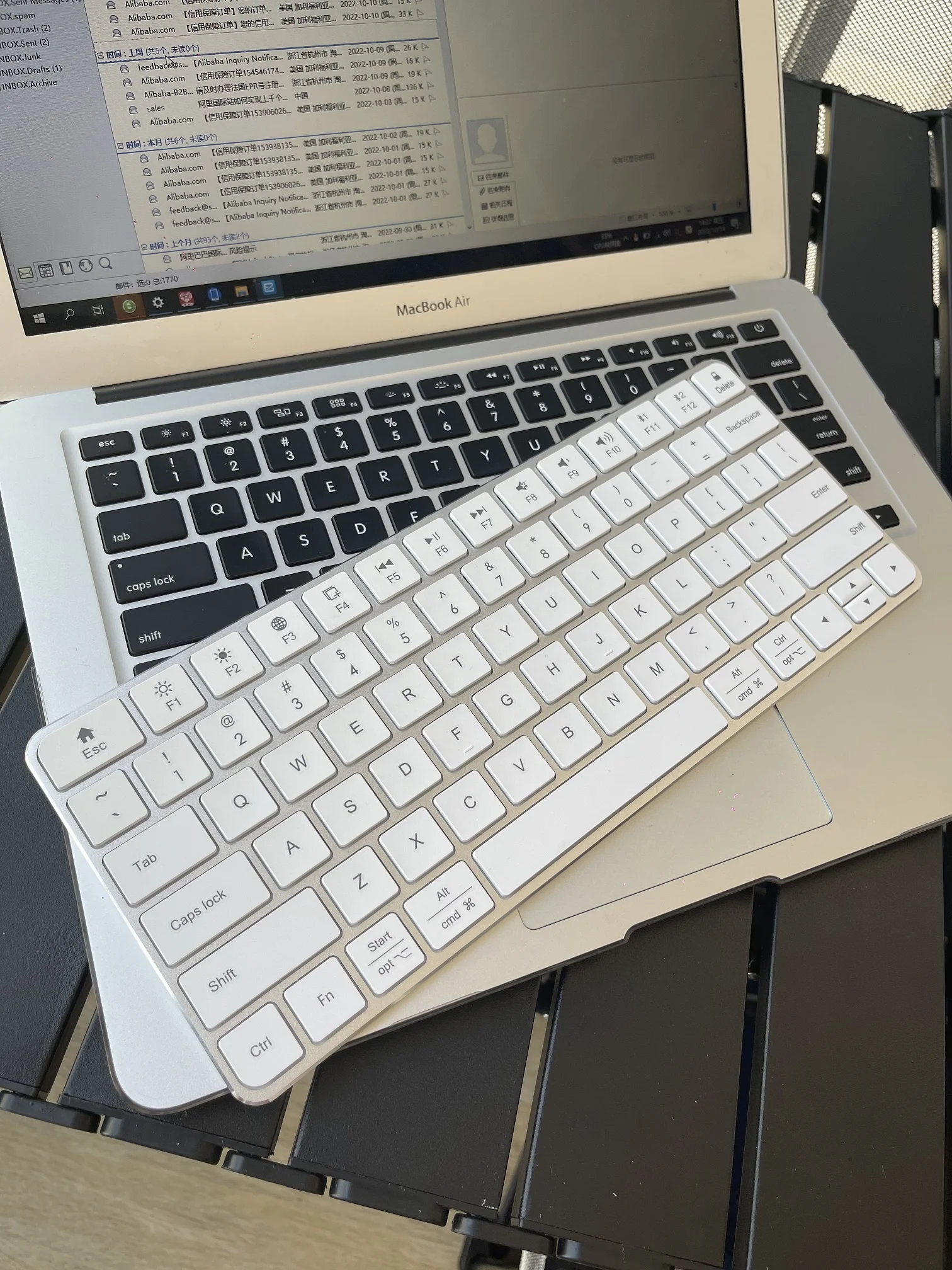 100% brand new rechargeable wireless Magic keyboard for Mac IOS android tablet keyboard