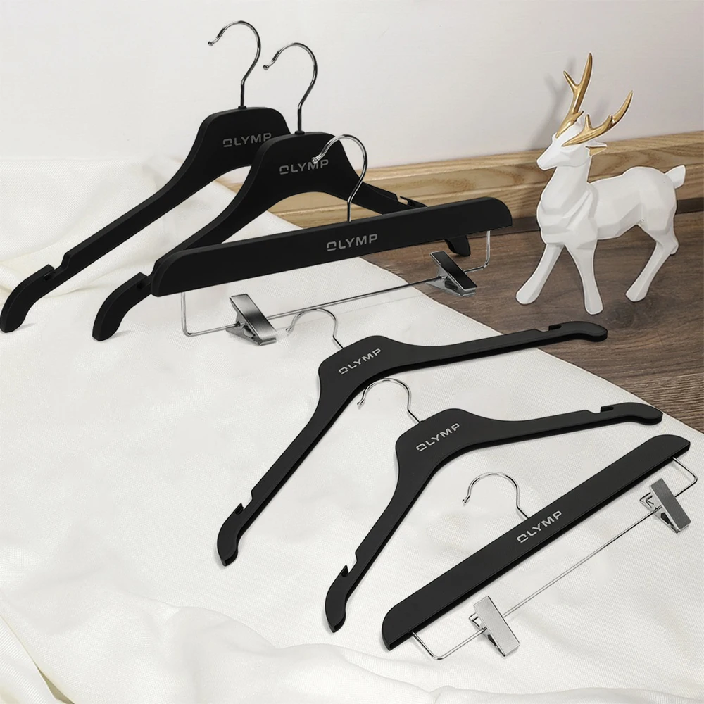 2021 high-end large quantities custom logo plastic hangers Black Pant Clips Hanger Non Slip Notches Coat Hanger wholesale