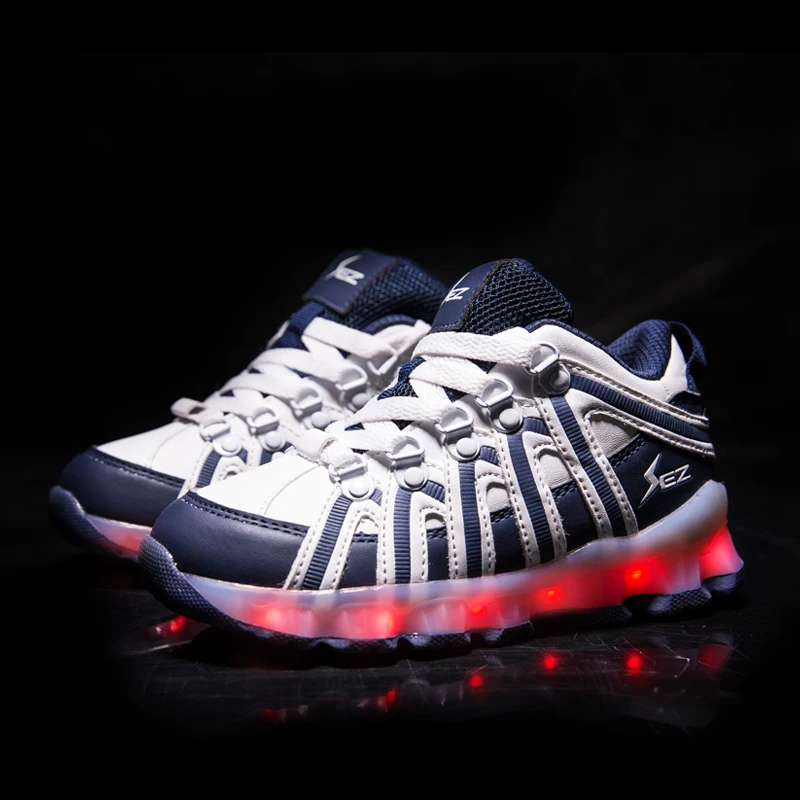 
2021 fashion sneaker Professional Charging unique adults led light running shoes 