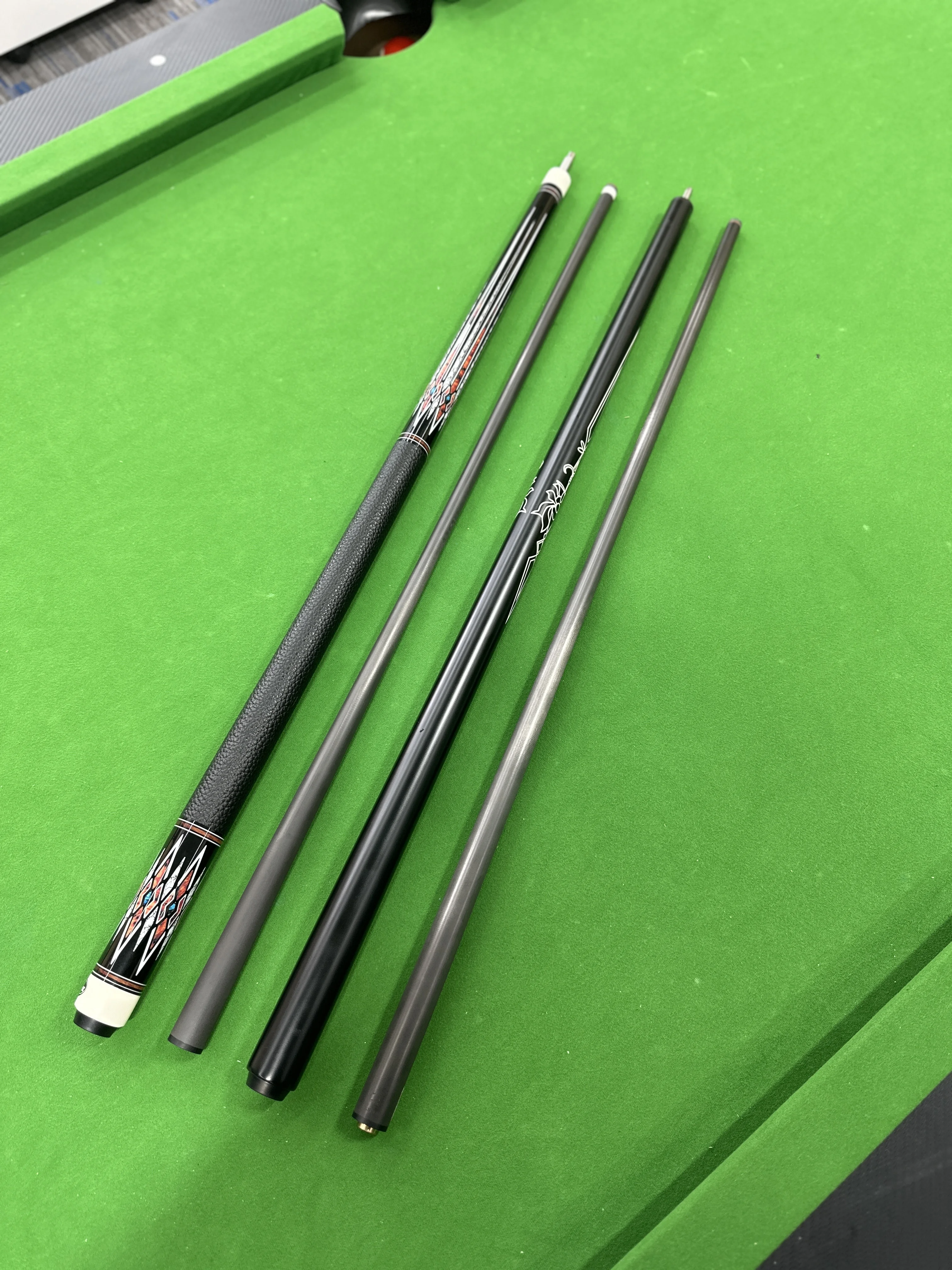 Factory hot sale pool cue with carbon fiber shaft billiard cue 12.5mm 1/2 billiard stick Cue factory China Manufacturer