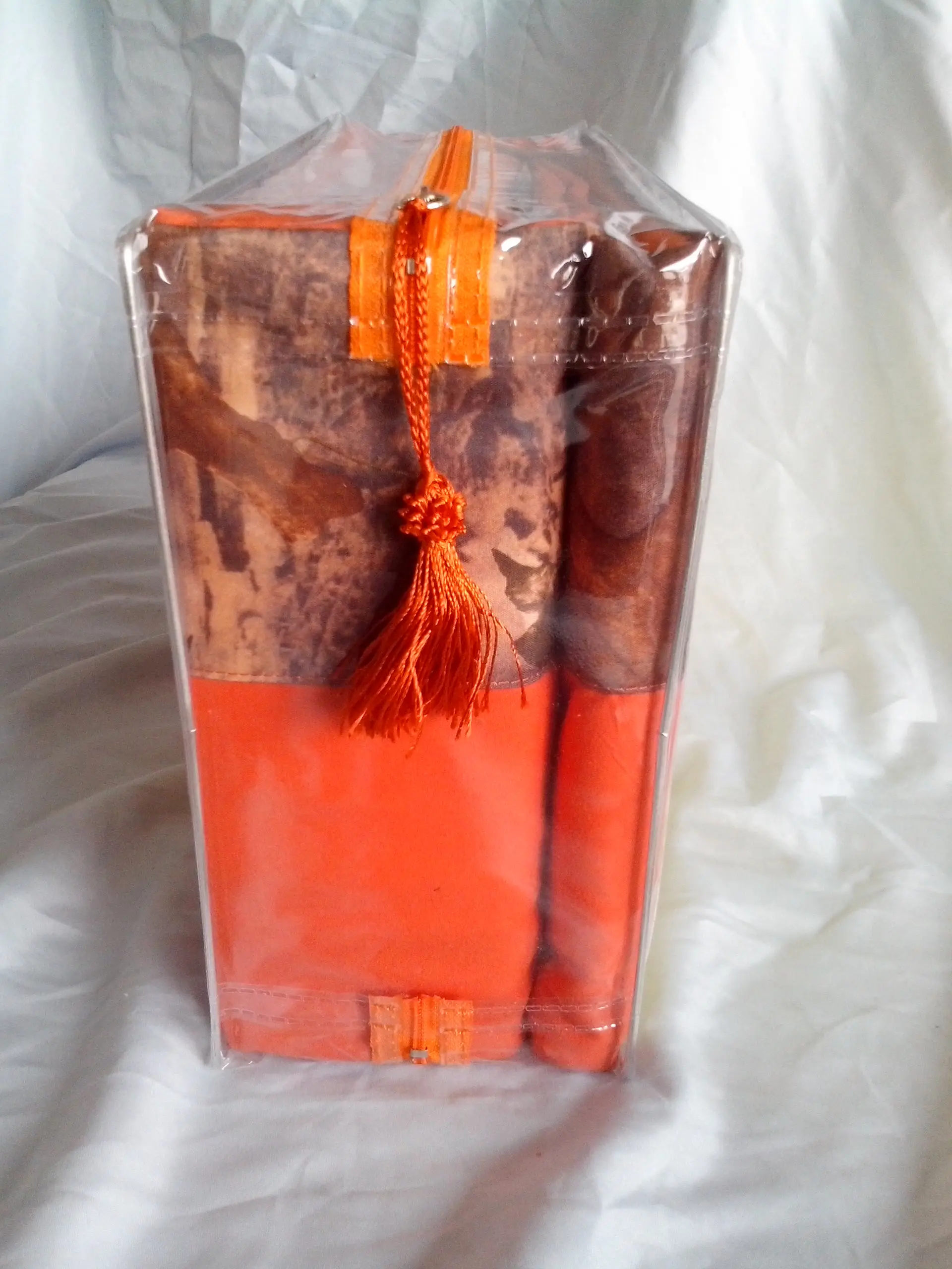 Vitotex-Oak Camo Lodge, Hunter Orange, Bed Sheet Set Queen size 4pcs