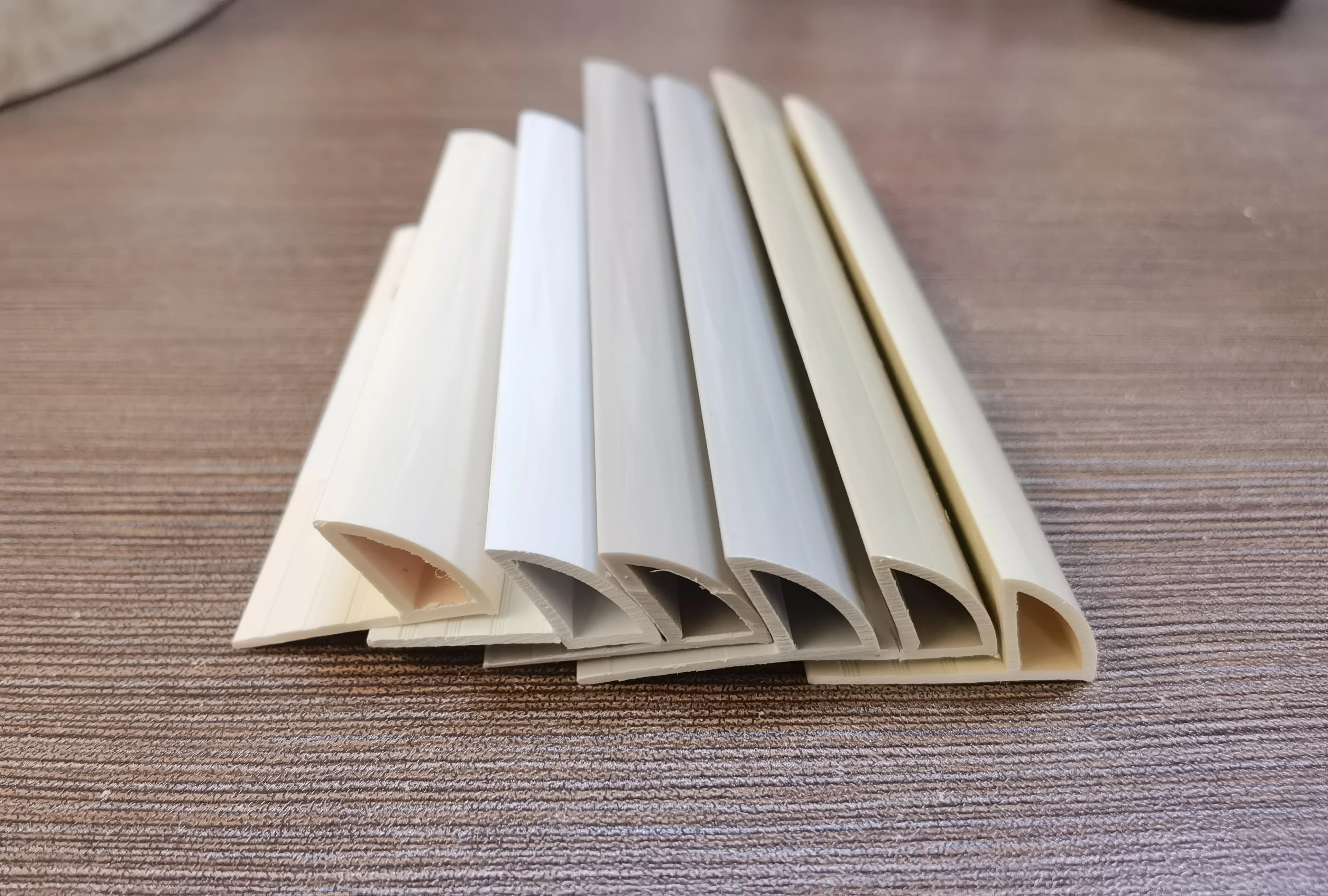 Extrusion Profiles for Construction Moulding PVC Foam Fillet Chamfer Beveling