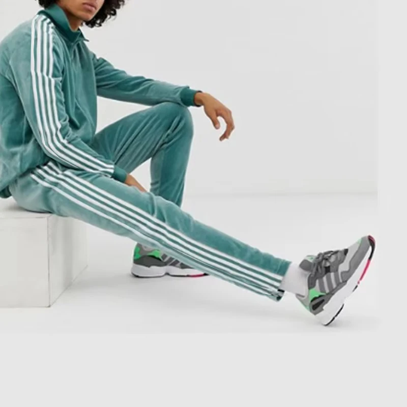 Custom oversized winter heavyweight stripe tracksuits jogging sport men tracksuit with side velvet tracksuit men