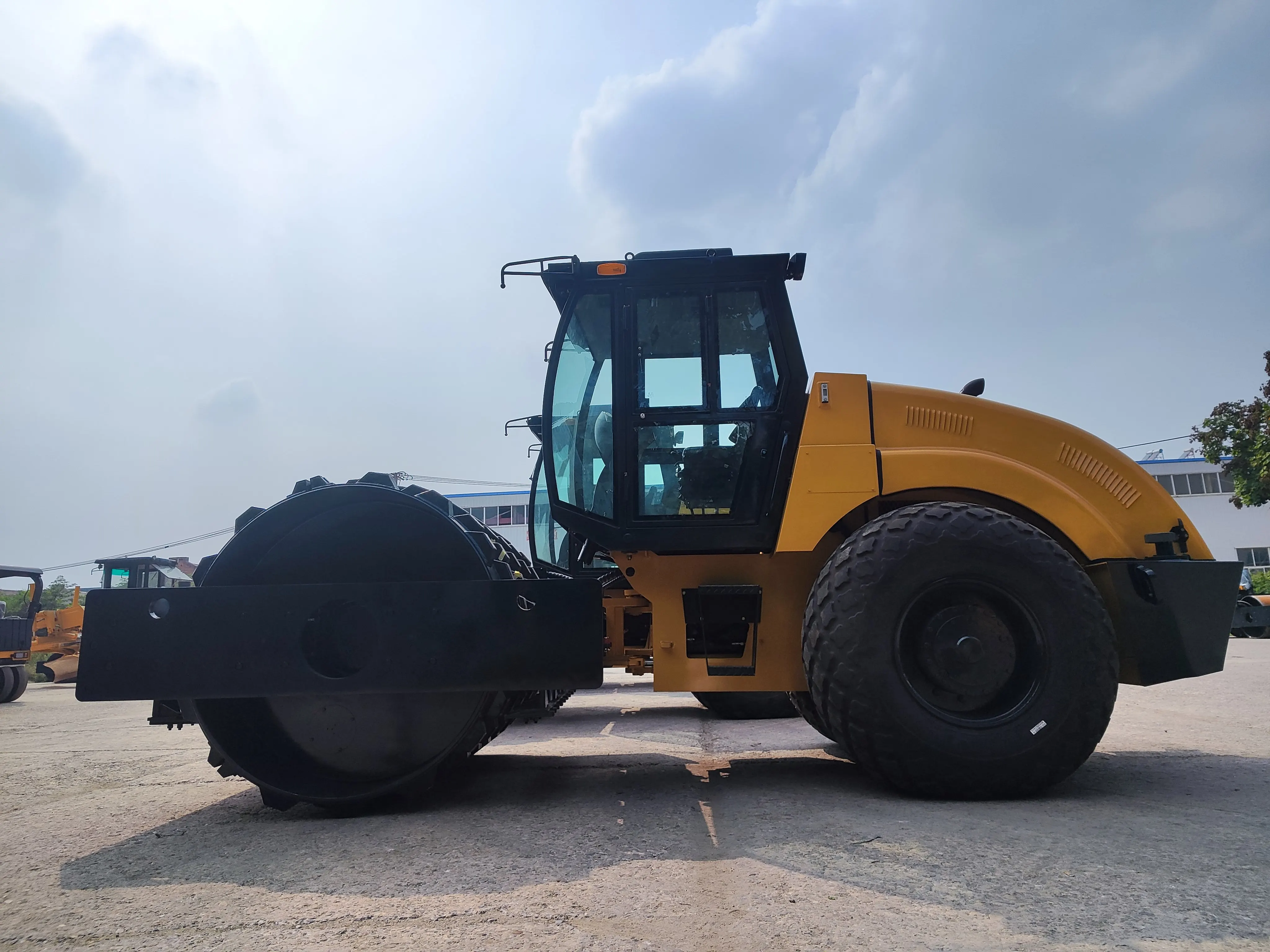 LUTONG LT214B 14Ton дорожный строительный однобарабанный вибратор каток с запасными частями