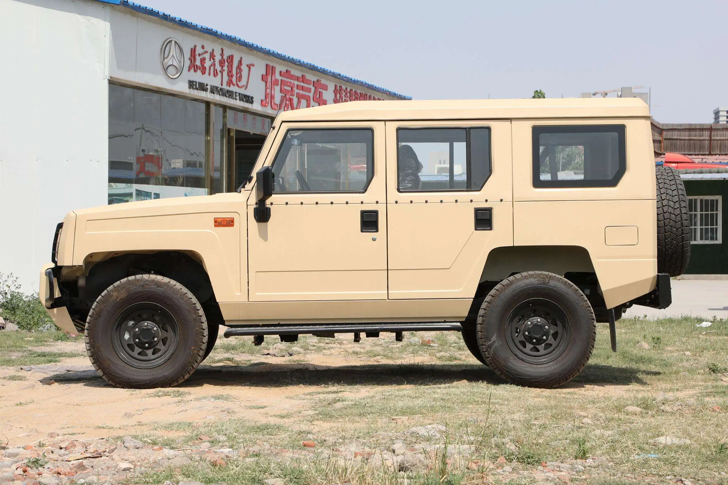 BAW warrior Китай бензиновый роскошный внедорожник