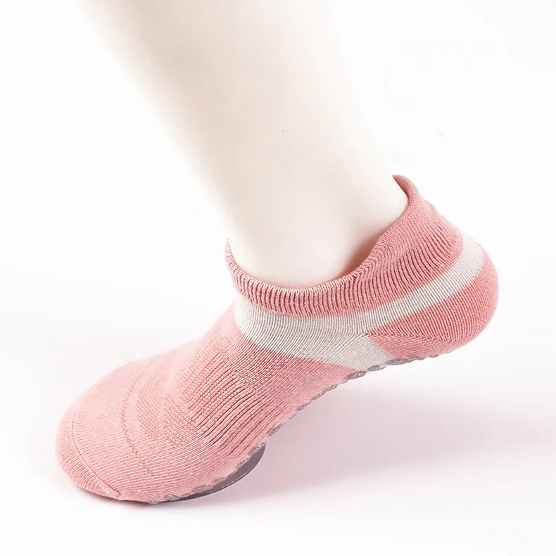 Wholesale Unisex Quick Dry Grips Socks Custom Logo  Yoga Socks Ankle Anti-slip Bamboo Yoga Socks