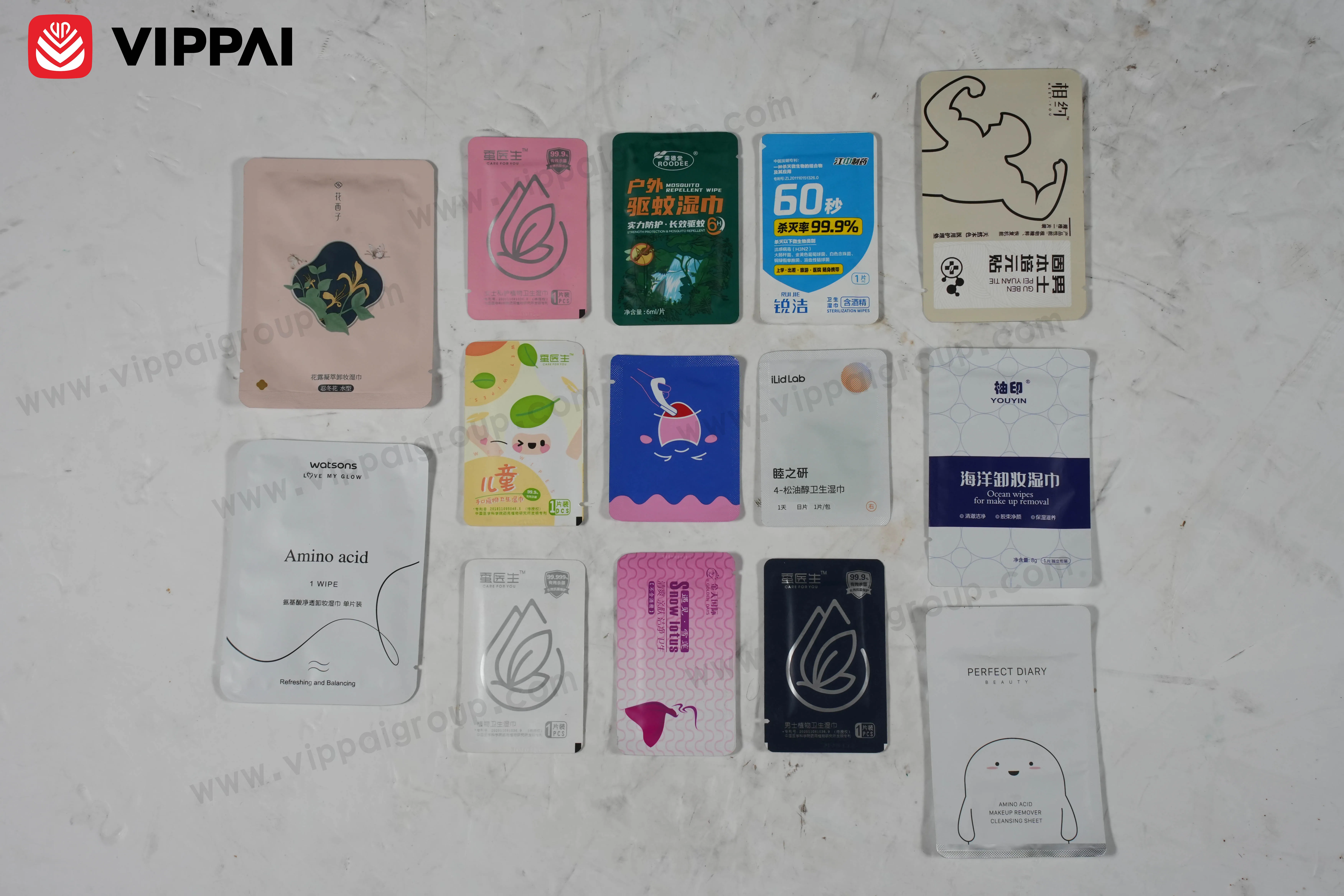 VIPPAI High Productivity Four Side Sealing Single Wet Dry Wipes Tissue Making Packing Machine Small