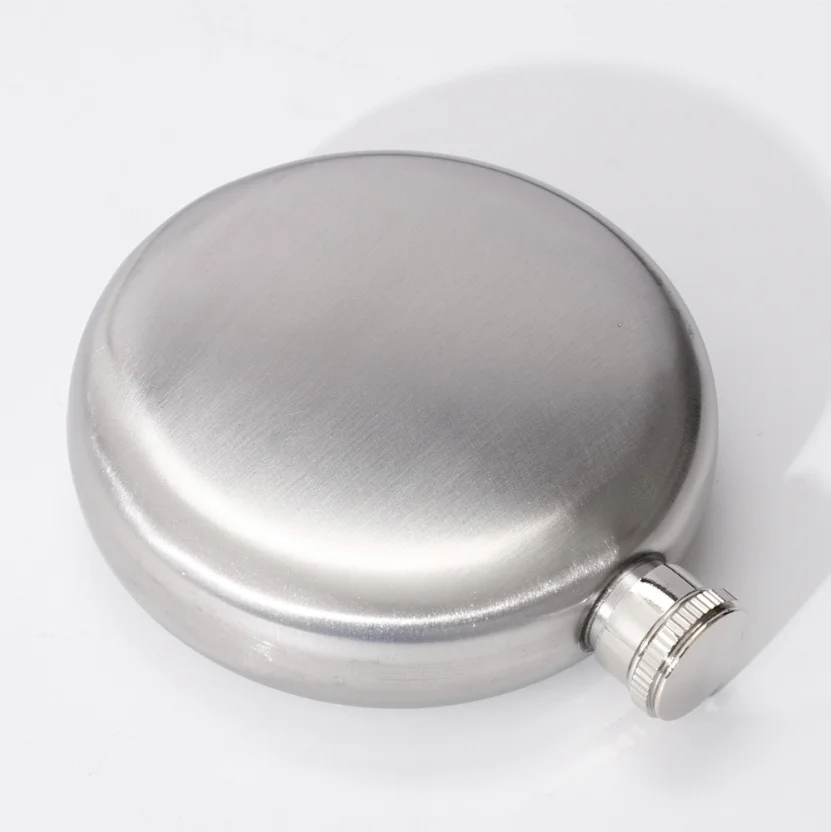 
personalized 5 oz Round Pocket Alcohol Liquor Whiskey Vodka Flask for Men and Women Gift 