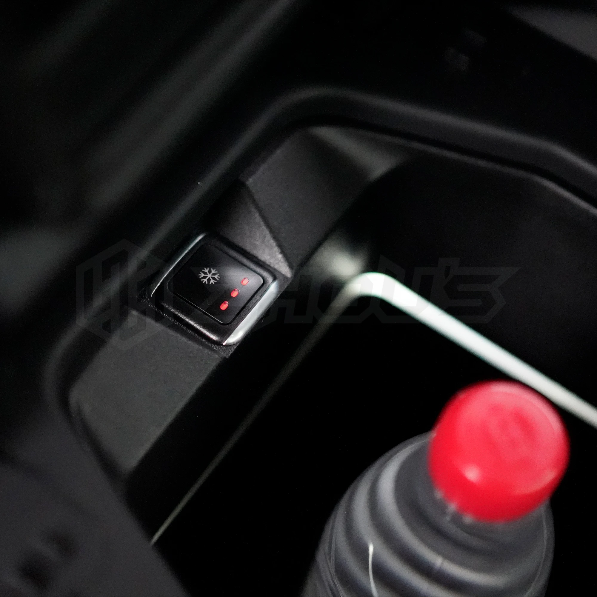 Auto Spare Parts  Mini Freezer Auto Freezer Small Armrest Referigator Car Fridges For Range Rover Vogue