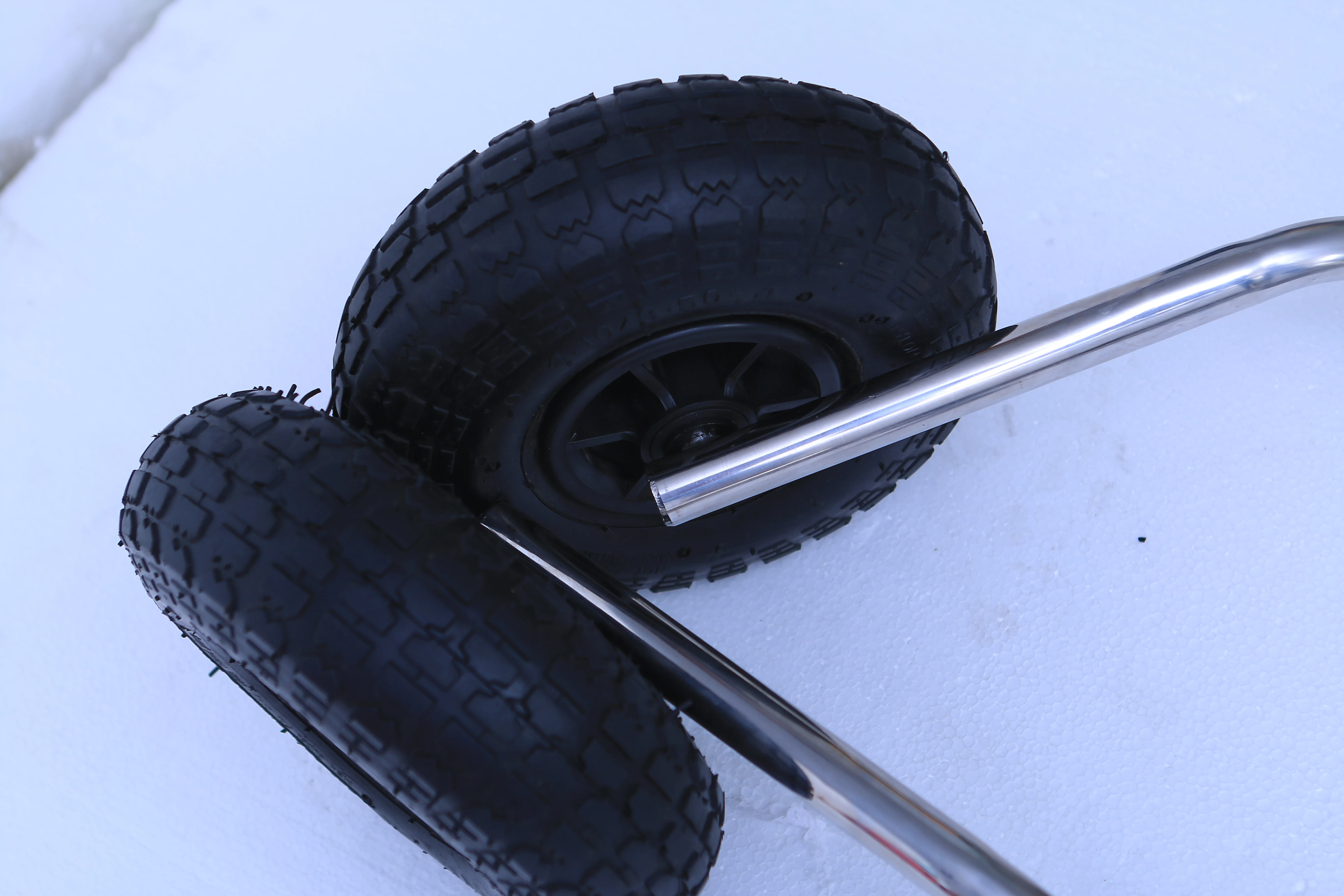 The Best and Simple Style Inflatable Wheel Rubber Tyre Stainless Steel Shelf Material